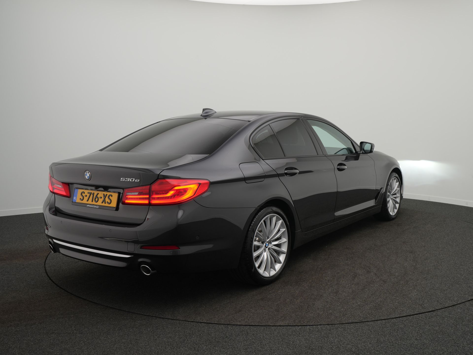 BMW 5-serie 530e iPerformance High Executive - Afbeelding 4