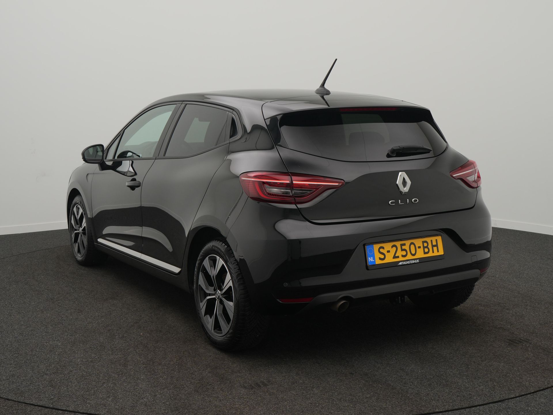 Renault Clio TCe 90 Evolution - Occasion Lease vanaf €379 p/m - Afbeelding 3