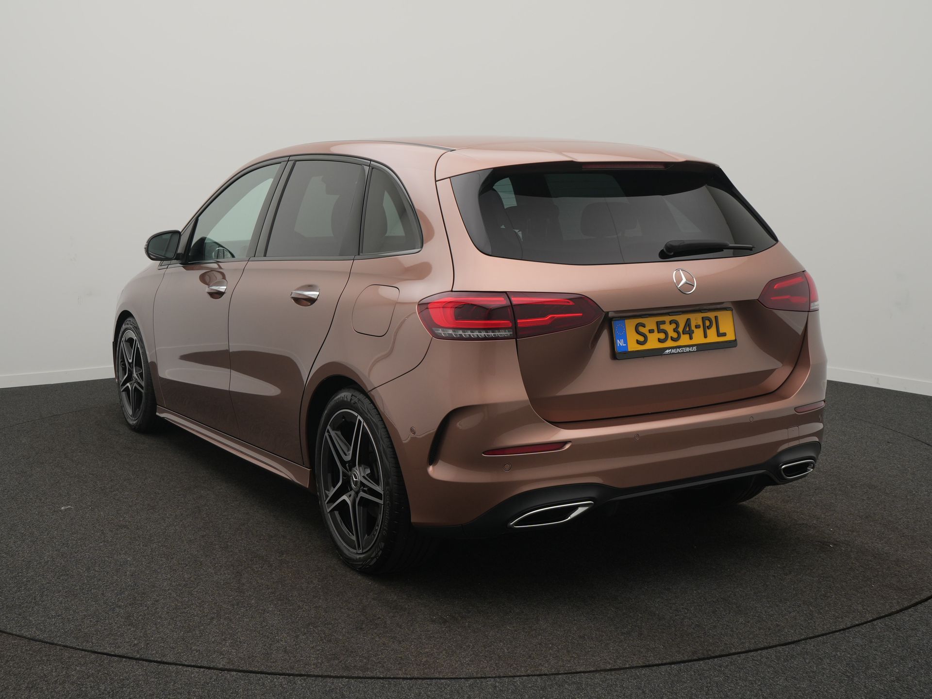 Mercedes-Benz B-Klasse 180 AMG Line - Afbeelding 3