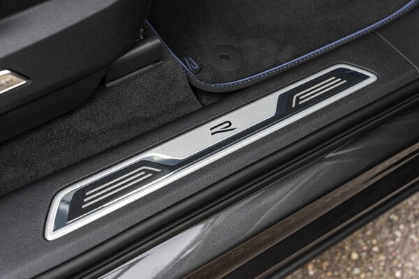 R-Line Exterieur
