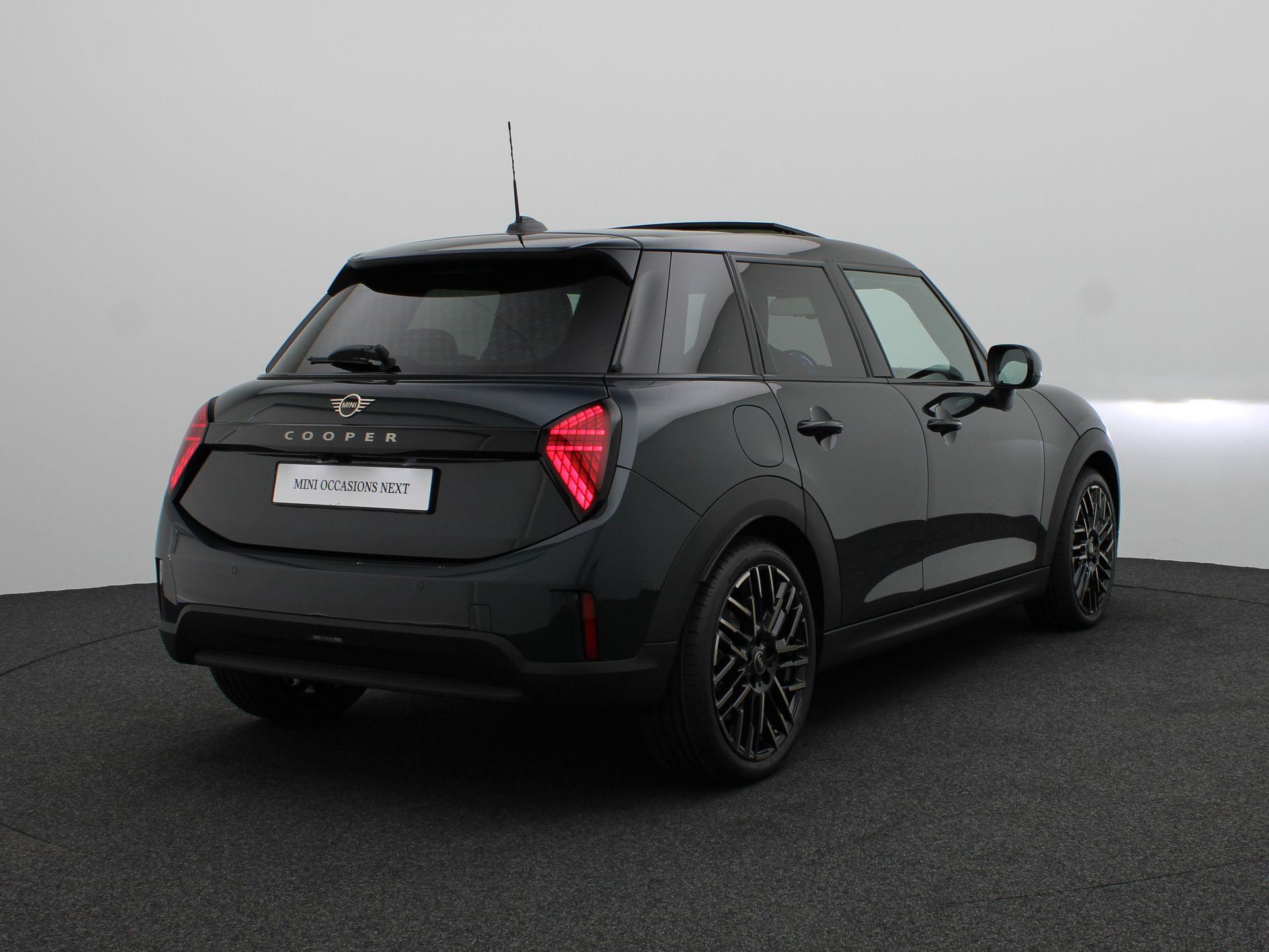 MINI Cooper 5 deurs Favoured - Afbeelding 2