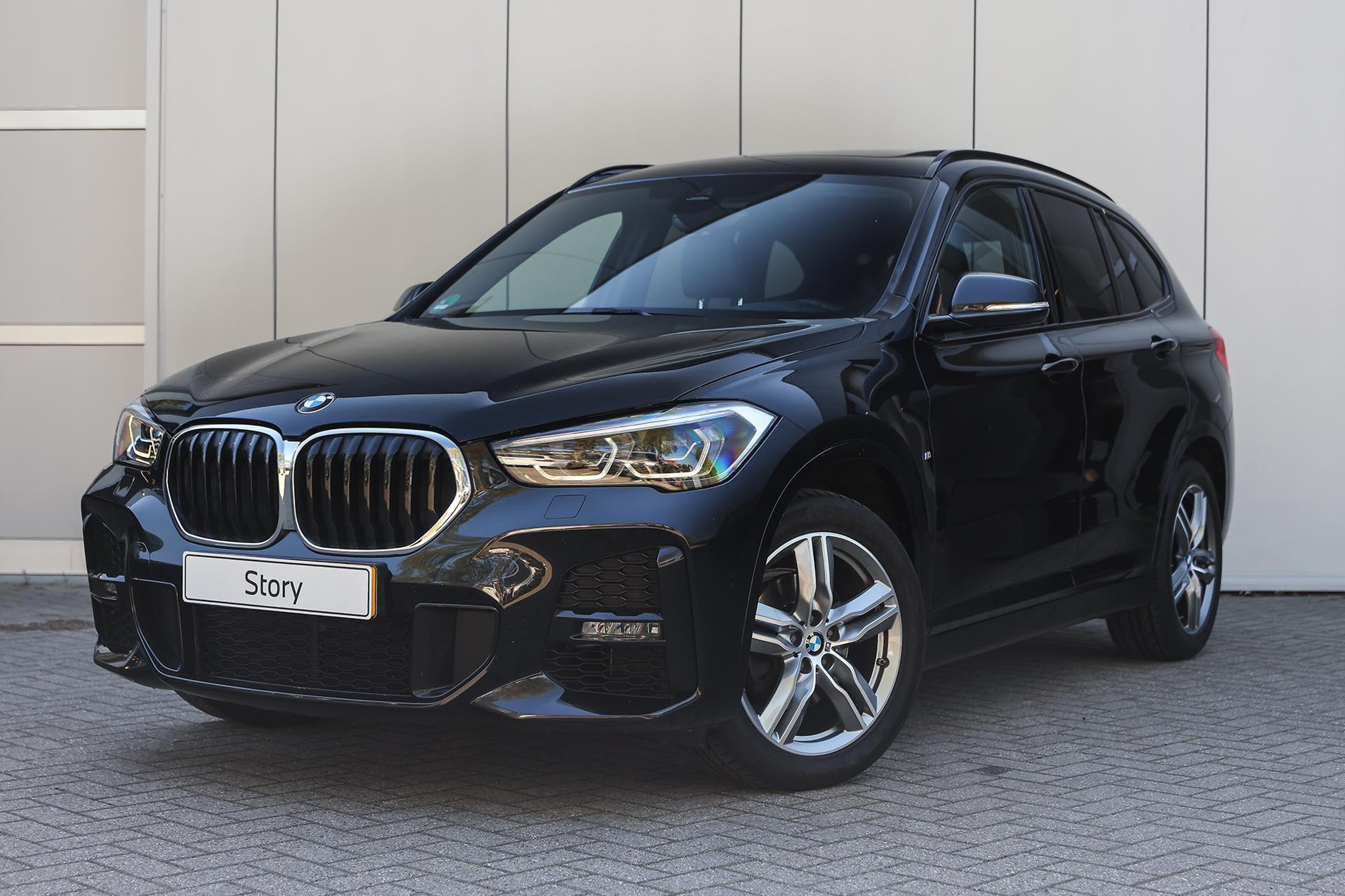 BMW X1 sDrive18i High Executive M Sport Automaat