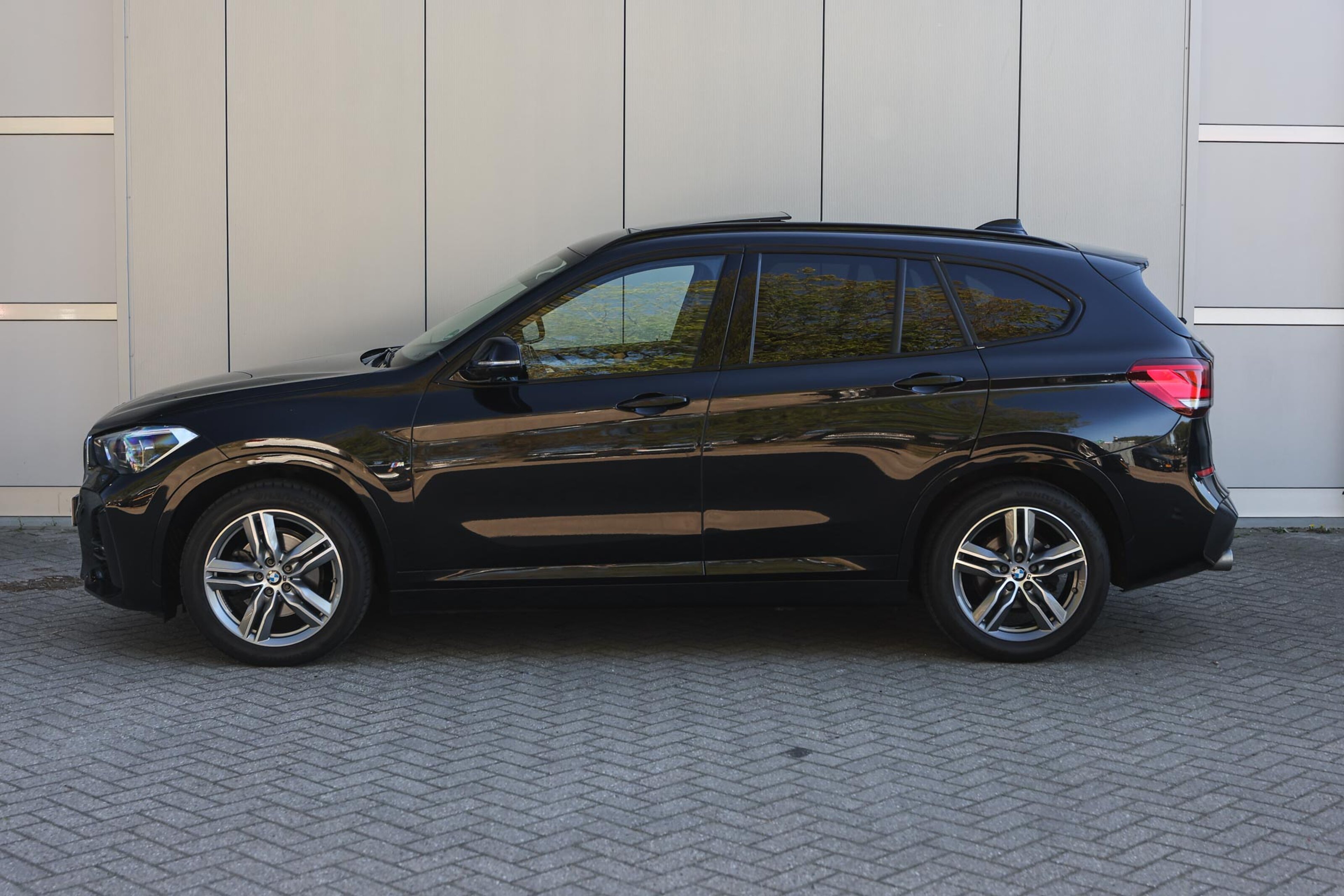 BMW X1 8