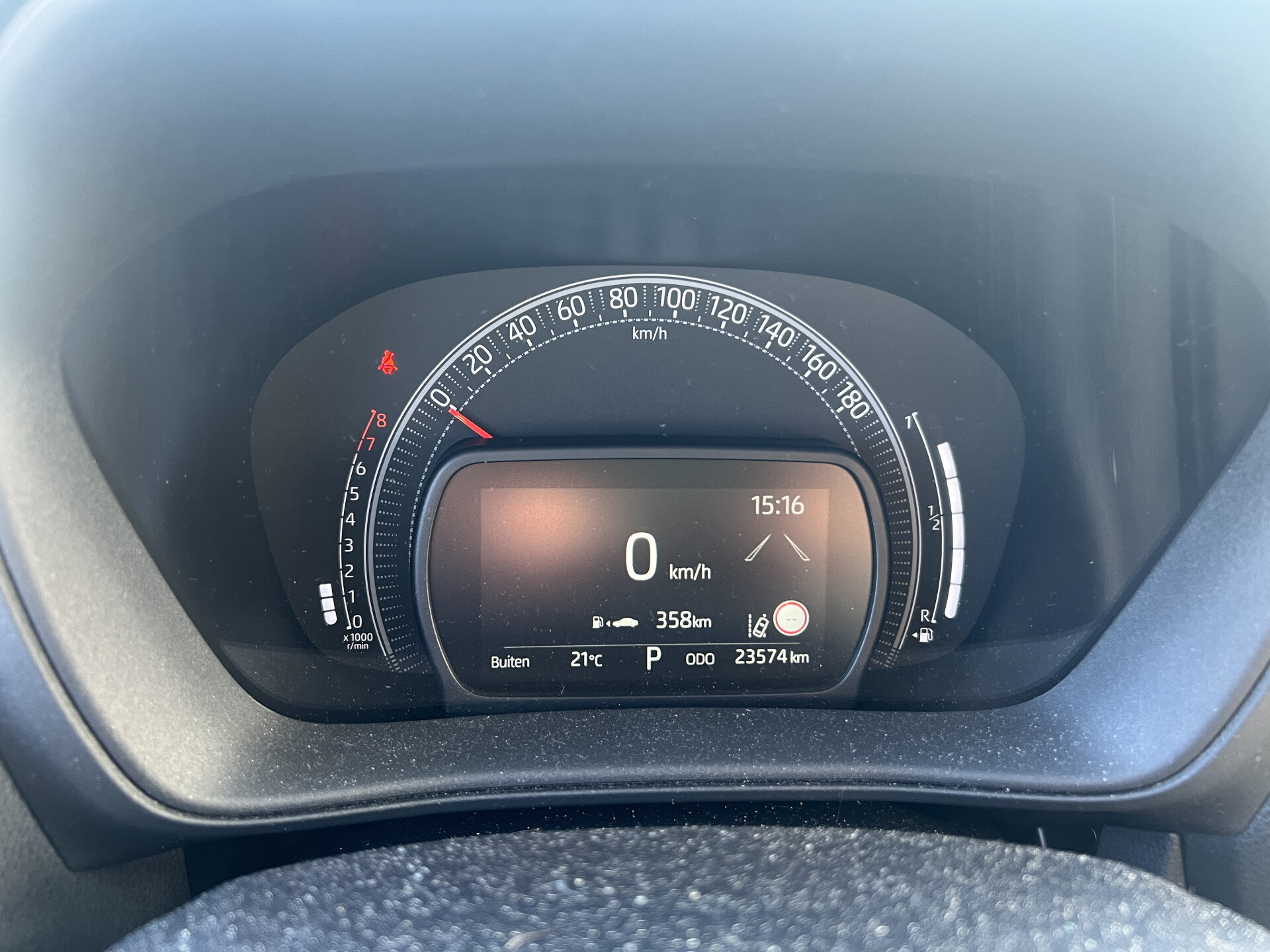 Toyota Aygo X 1.0 VVT-i S-CVT Envy Automaat - Afbeelding 2