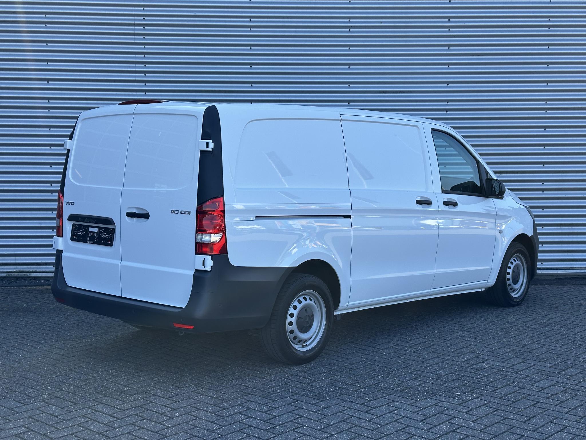 Mercedes-Benz Vito 110 CDI L2 Airco Navigatie Parkeersensoren - Afbeelding 2