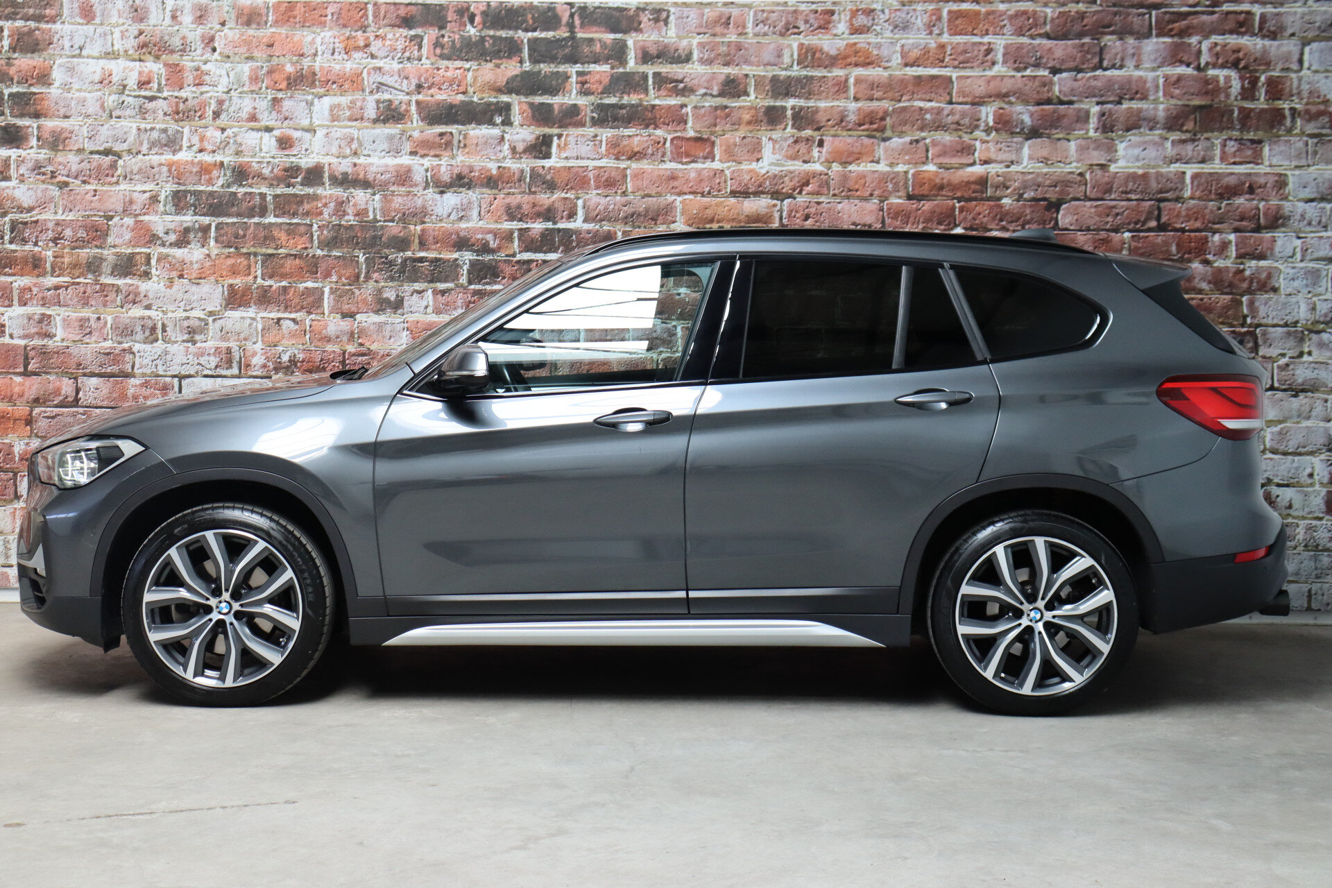 BMW X1 sDrive20i High Executive xLine Automaat - Afbeelding 3