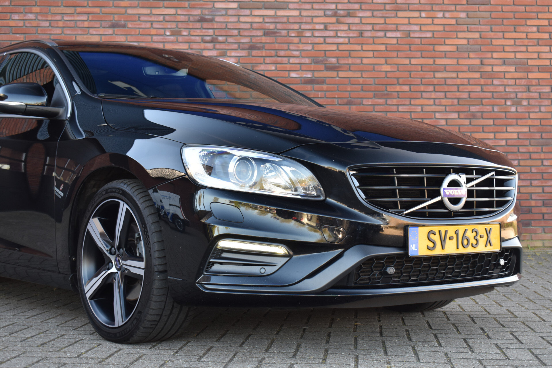 Volvo V60 T4 190PK Business Sport Luxury - Afbeelding 2
