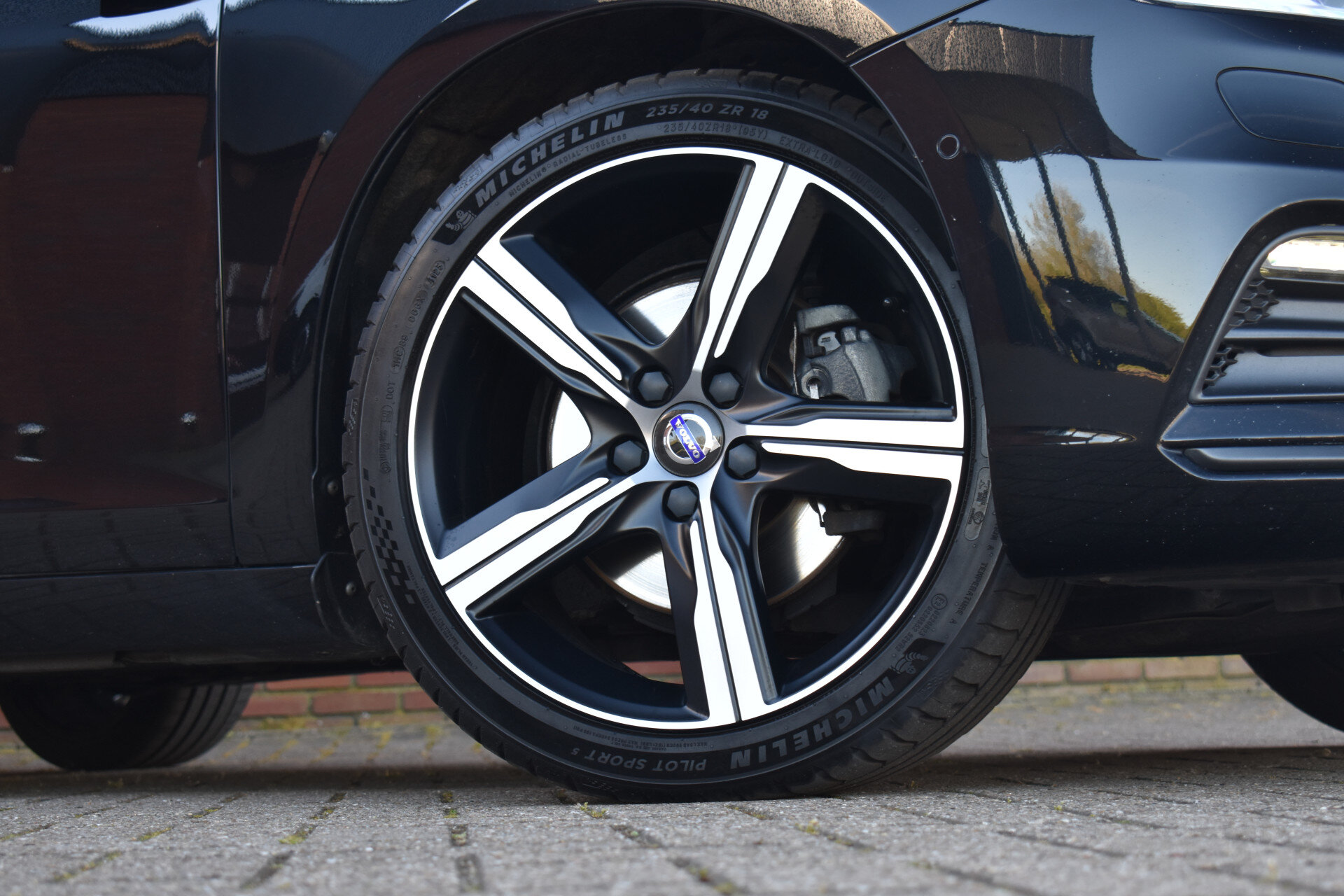 Volvo V60 T4 190PK Business Sport Luxury - Afbeelding 3