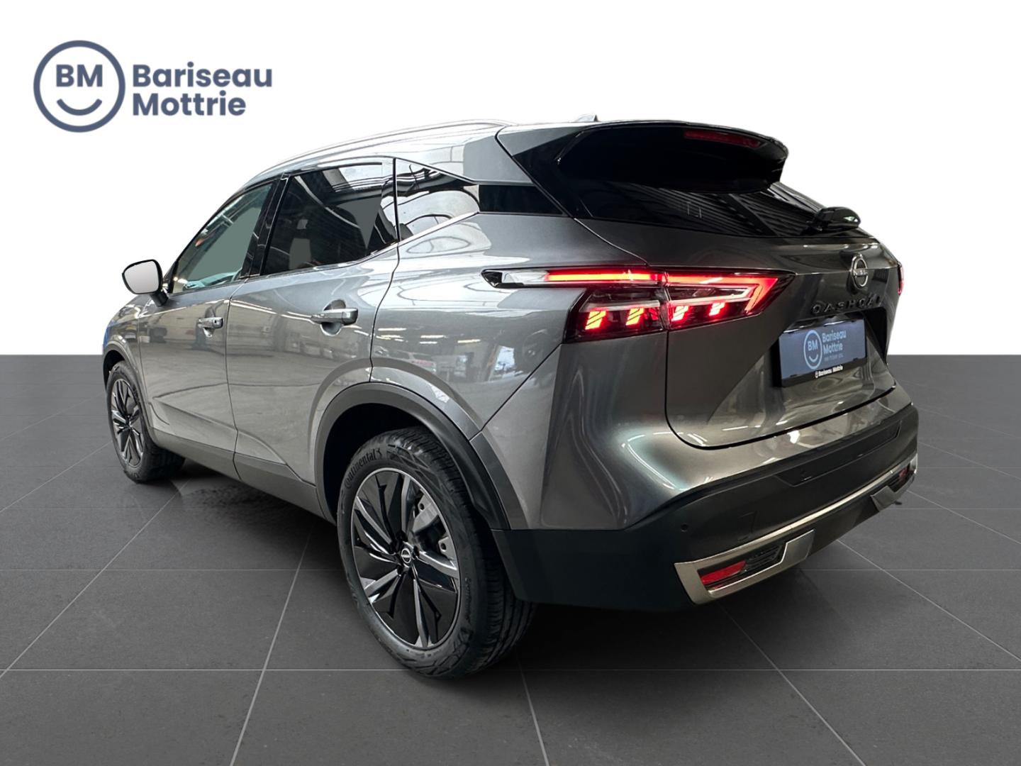 Nissan QASHQAI QASHQAI Mild-Hybrid 140 MT 2WD Tekna Glass Roof Cold Pack - Image 4