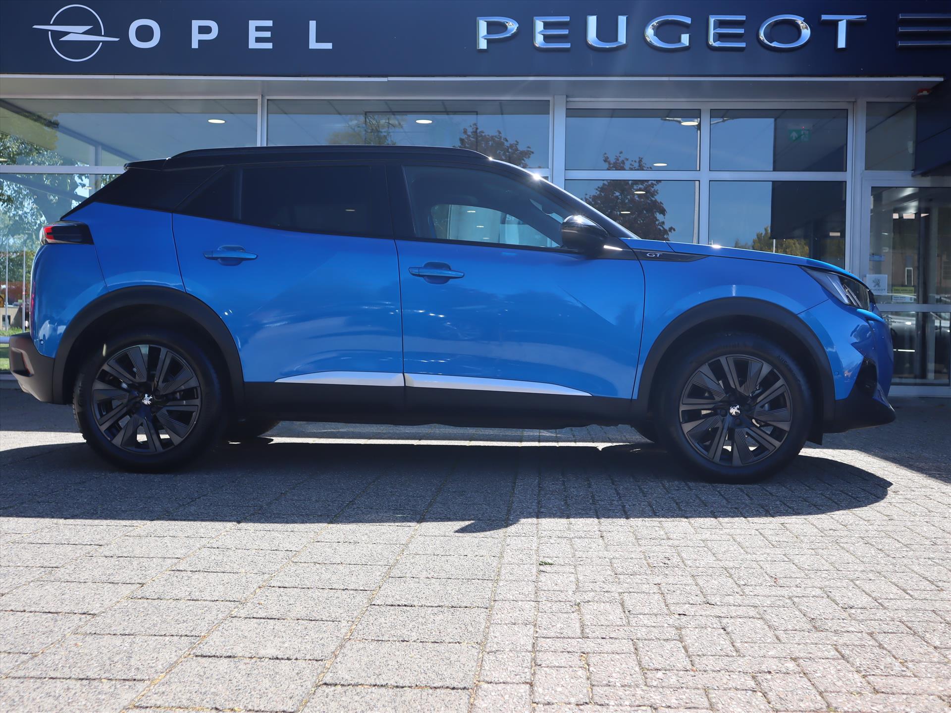 Peugeot 2008 GT Pack PureTech 130PK EAT8 automaat., Rijklaarprijs, Panoramisch schuifdak Navigatie Adaptieve Cruise Control - Afbeelding 3