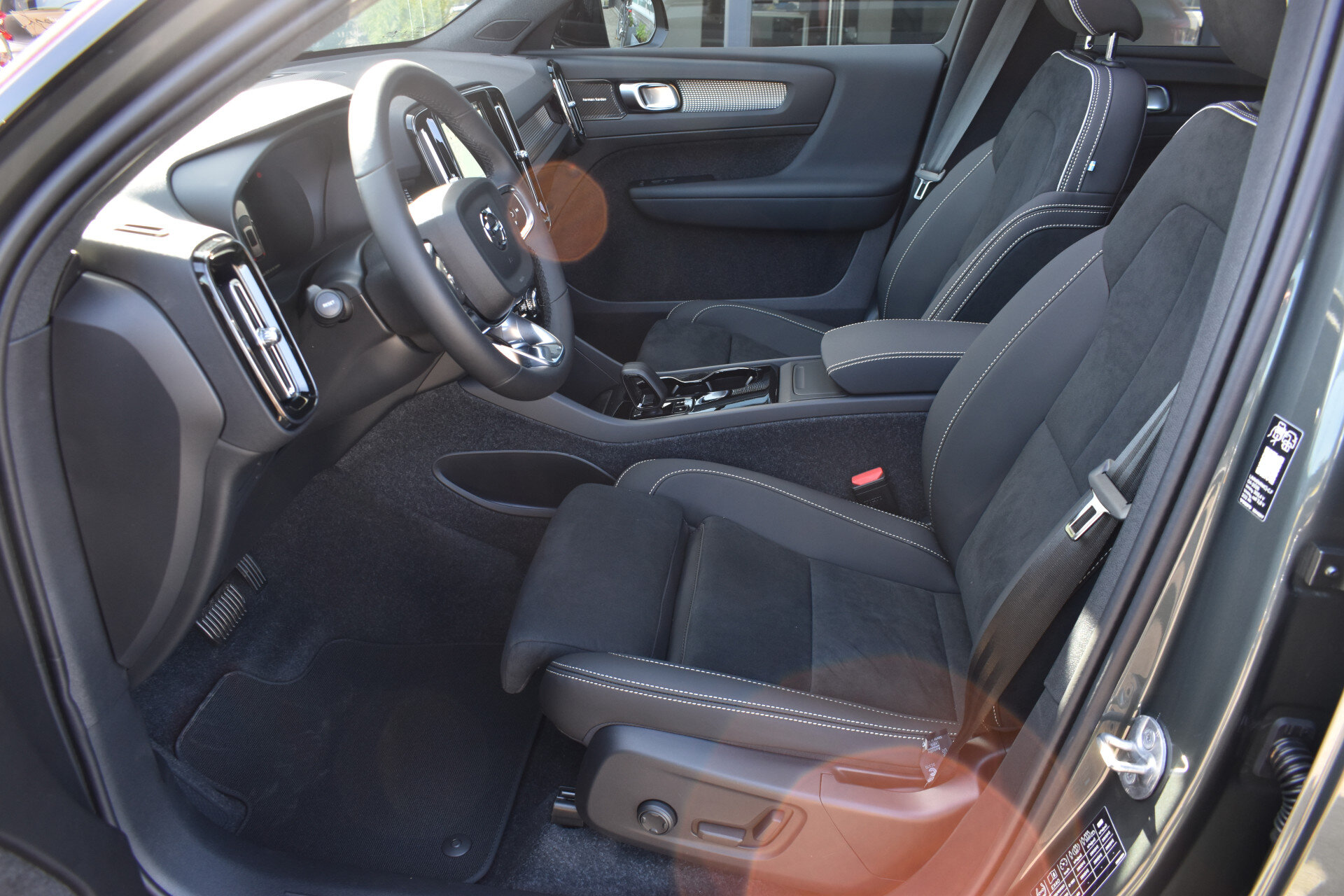 Volvo EX40 Extended Range 252PK Ultra Europa 82 kWh - Afbeelding 2