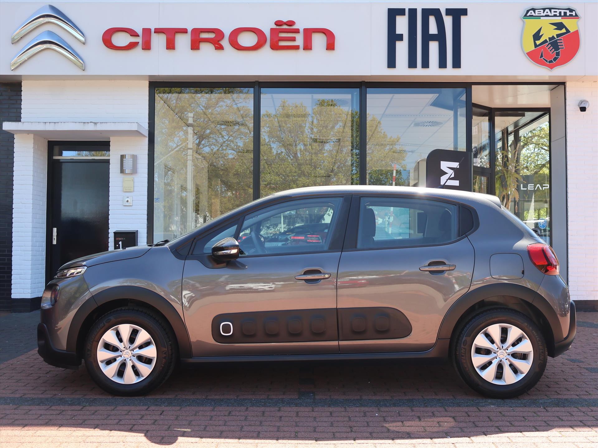 Citroën C3 PureTech 110PK S&S EAT6 Automaat Feel, Rijklaarprijs | Navigatie | DAB+ | Parkeersensoren | Bluetooth - Afbeelding 2