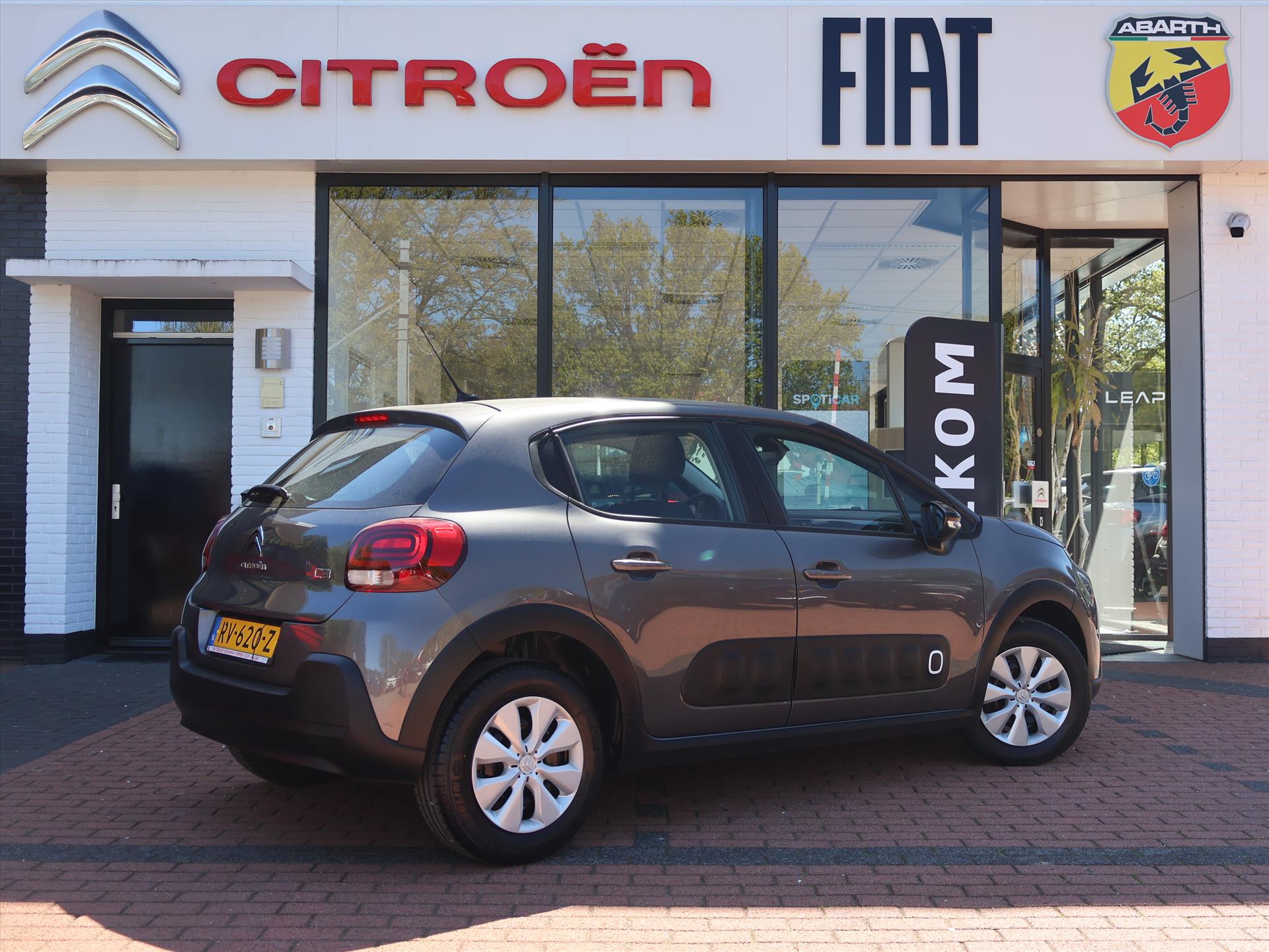 Citroën C3 PureTech 110PK S&S EAT6 Automaat Feel, Rijklaarprijs | Navigatie | DAB+ | Parkeersensoren | Bluetooth - Afbeelding 4