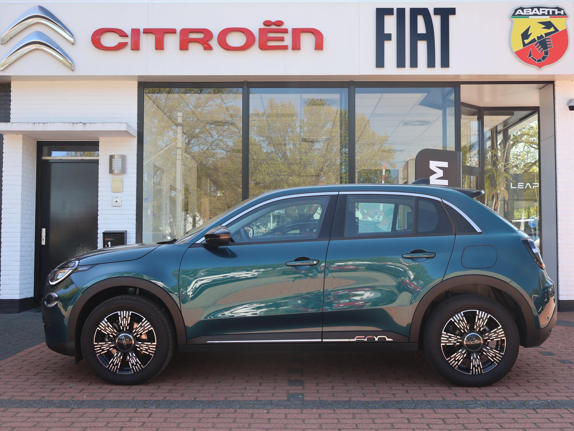 Fiat 600 Hybrid Turbo Charged 110PK Automaat Urban, Rijklaarprijs | Navigatie | Camera | Stoelverwarming - Afbeelding 2