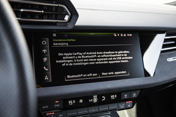 Apple Carplay/Android Auto