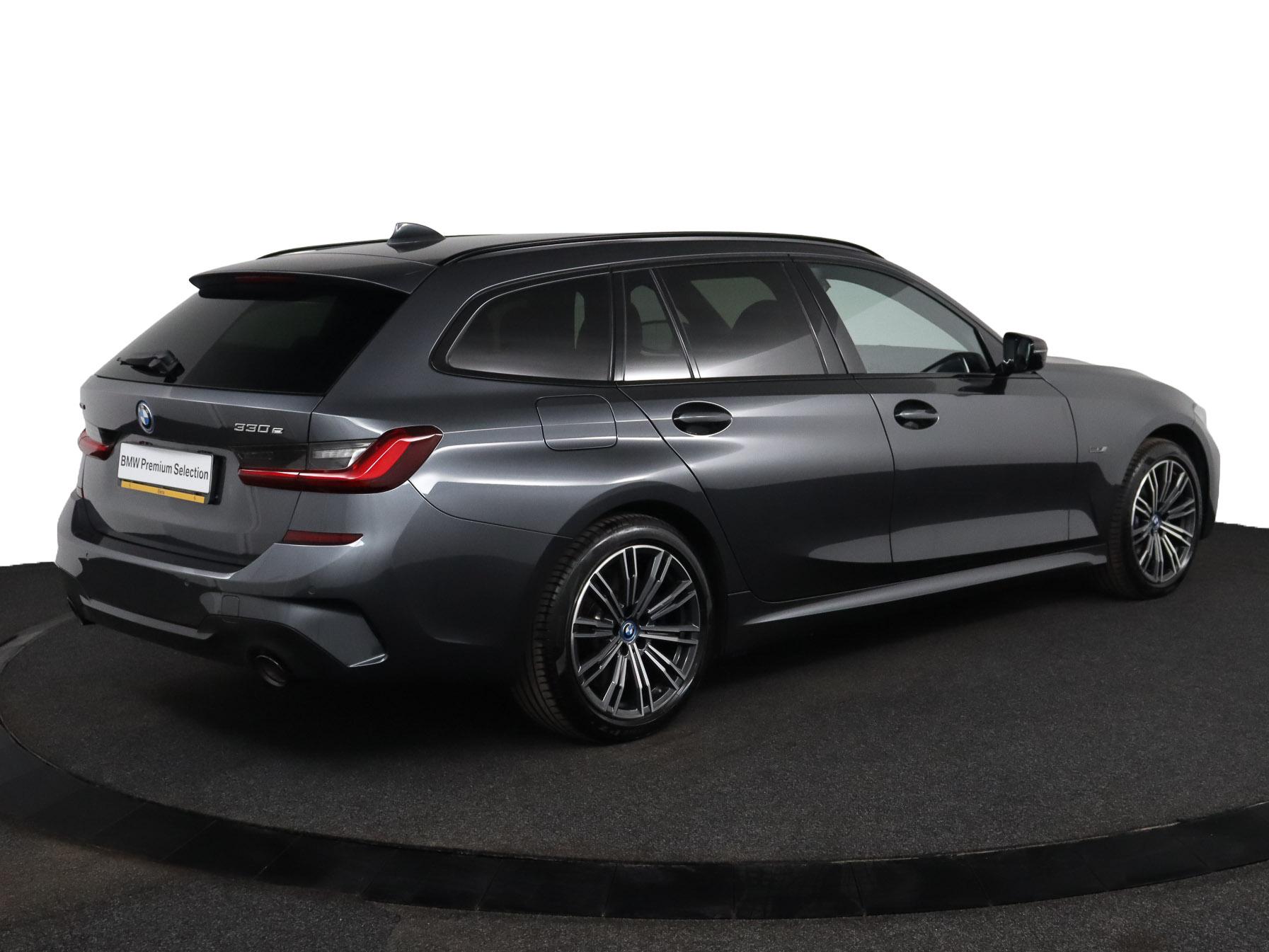 BMW 3 Serie Touring 330e xDrive - Afbeelding 2