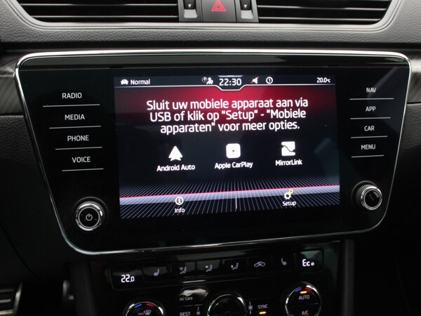 Apple Carplay/Android Auto Apple Carplay/Android Auto