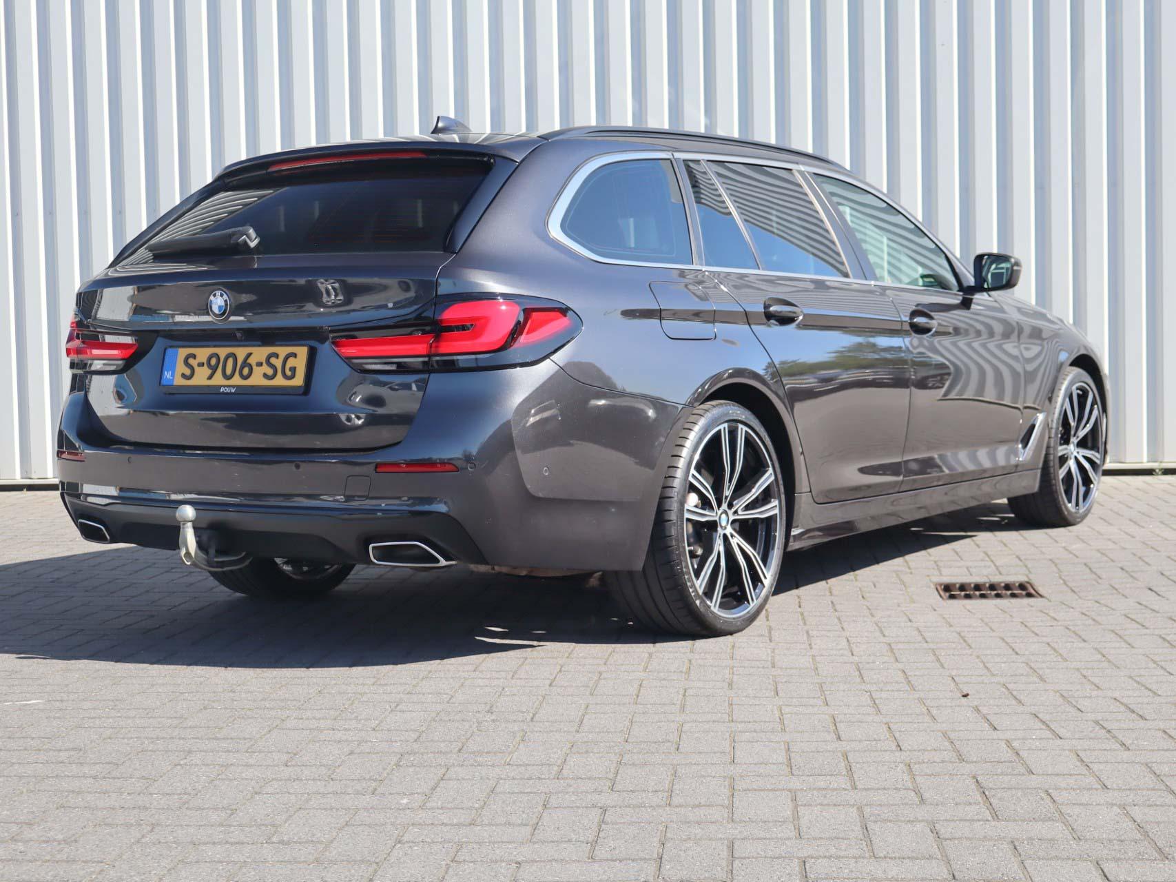 BMW 5-serie Touring 520i 184pk AUT Business Edition Plus - Afbeelding 2