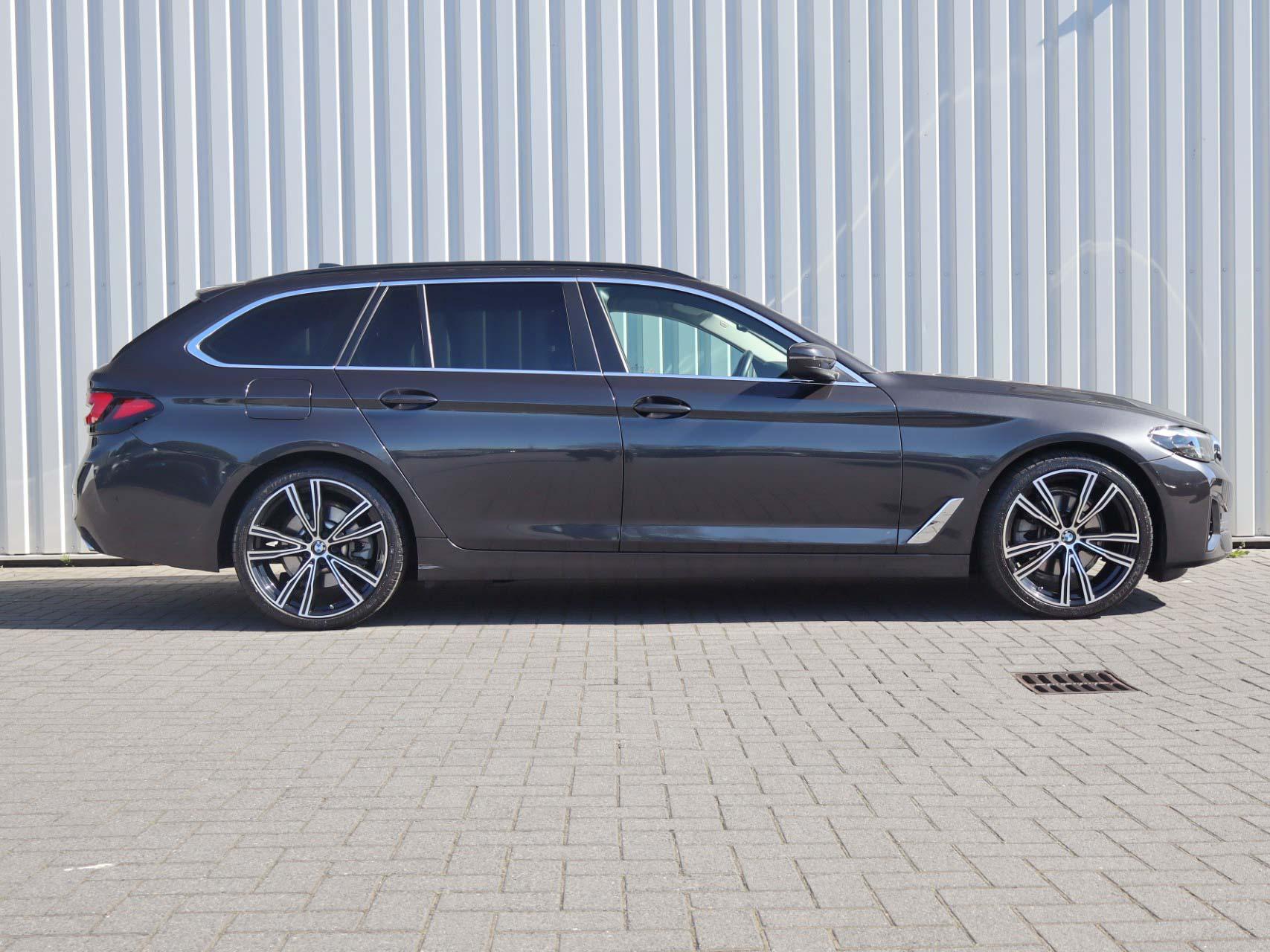 BMW 5-serie Touring 520i 184pk AUT Business Edition Plus - Afbeelding 3