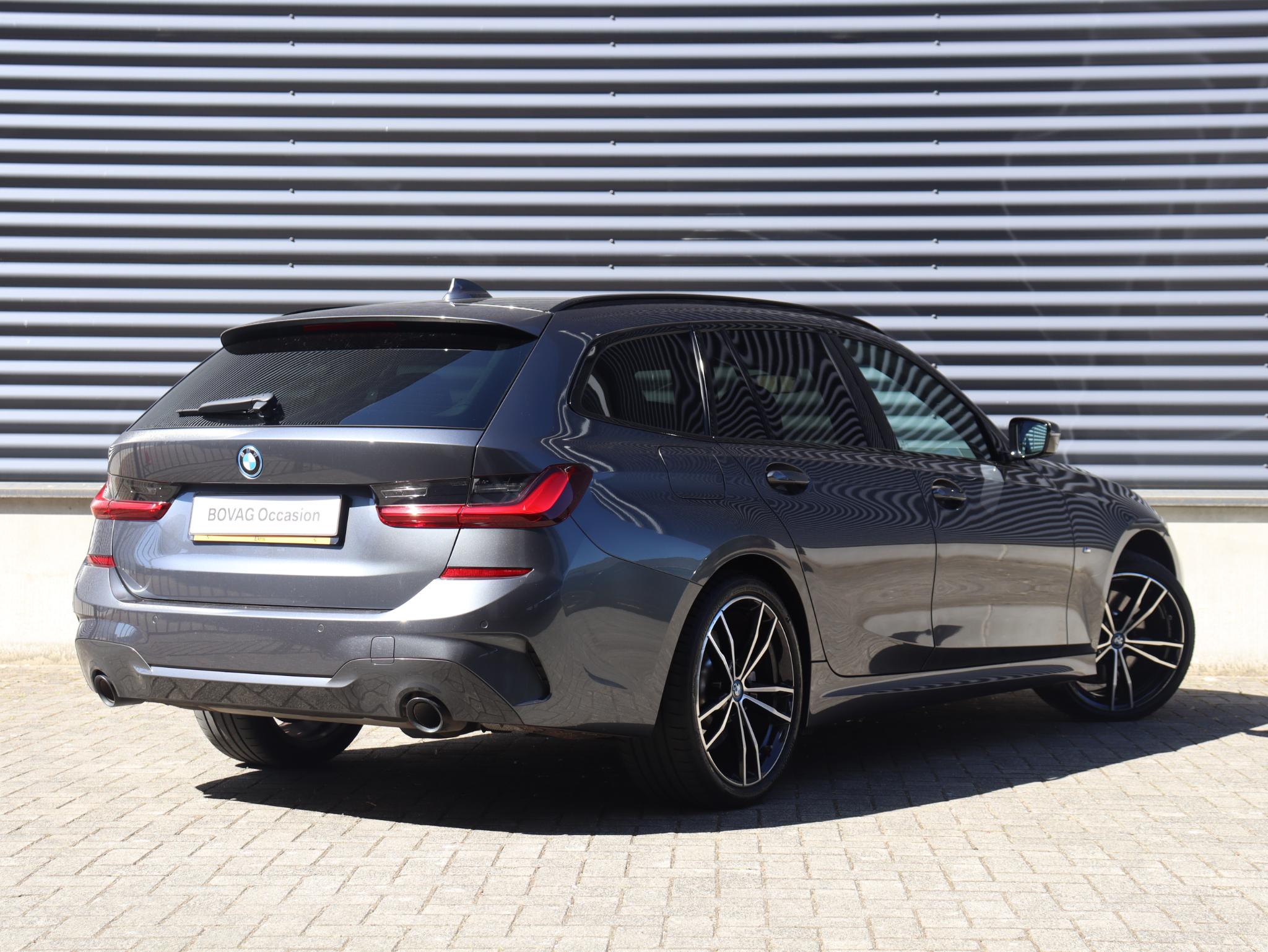 BMW 3 Serie Touring 330e - Afbeelding 2