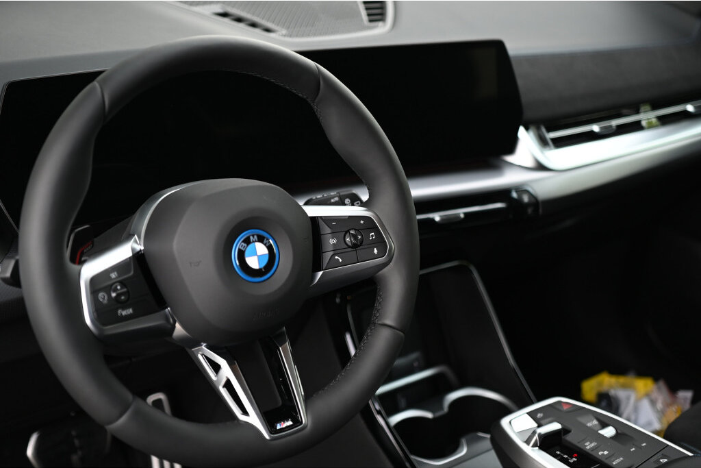 BMW iX1 6
