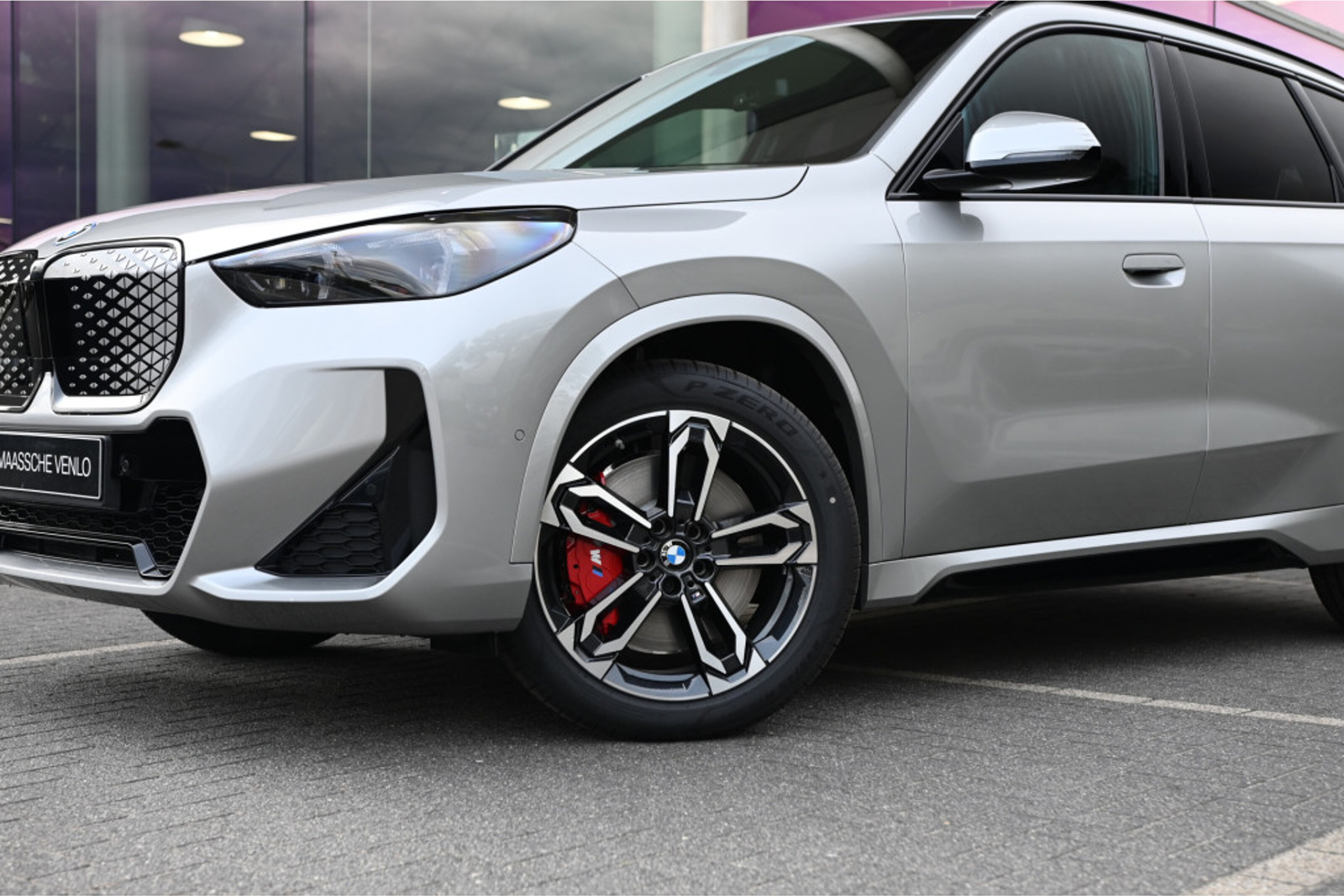BMW iX1 7