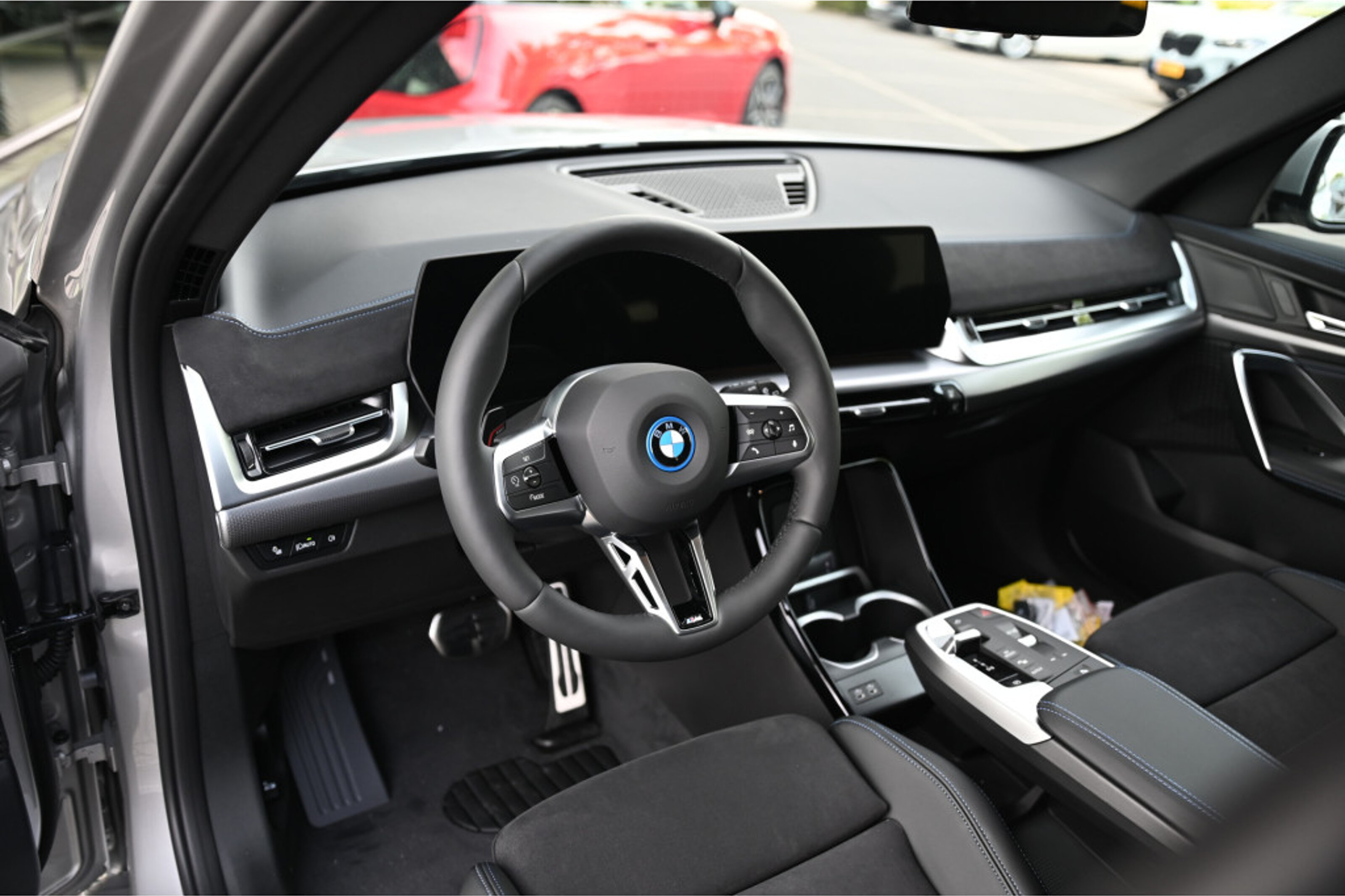 BMW iX1 8