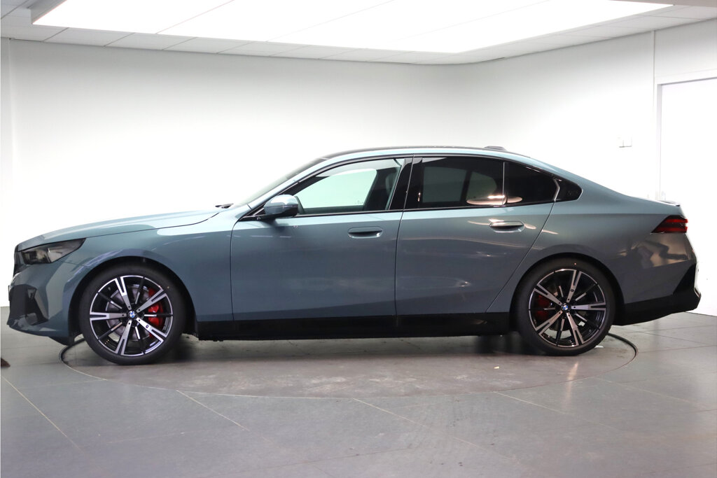BMW i5 2