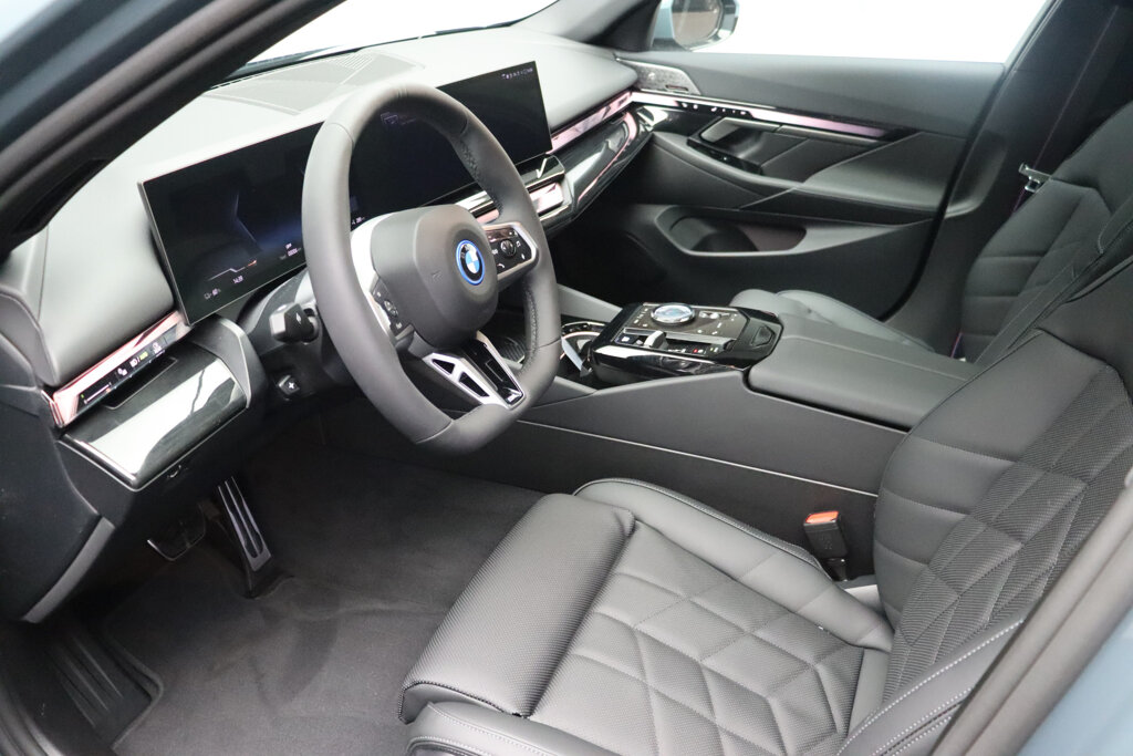 BMW i5 8
