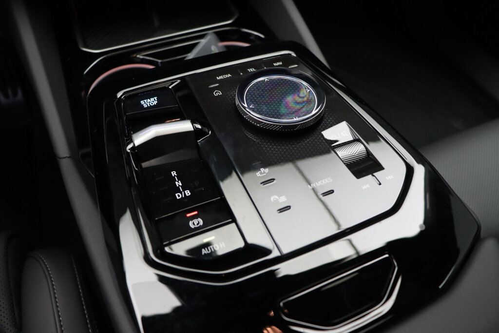 BMW i5 18