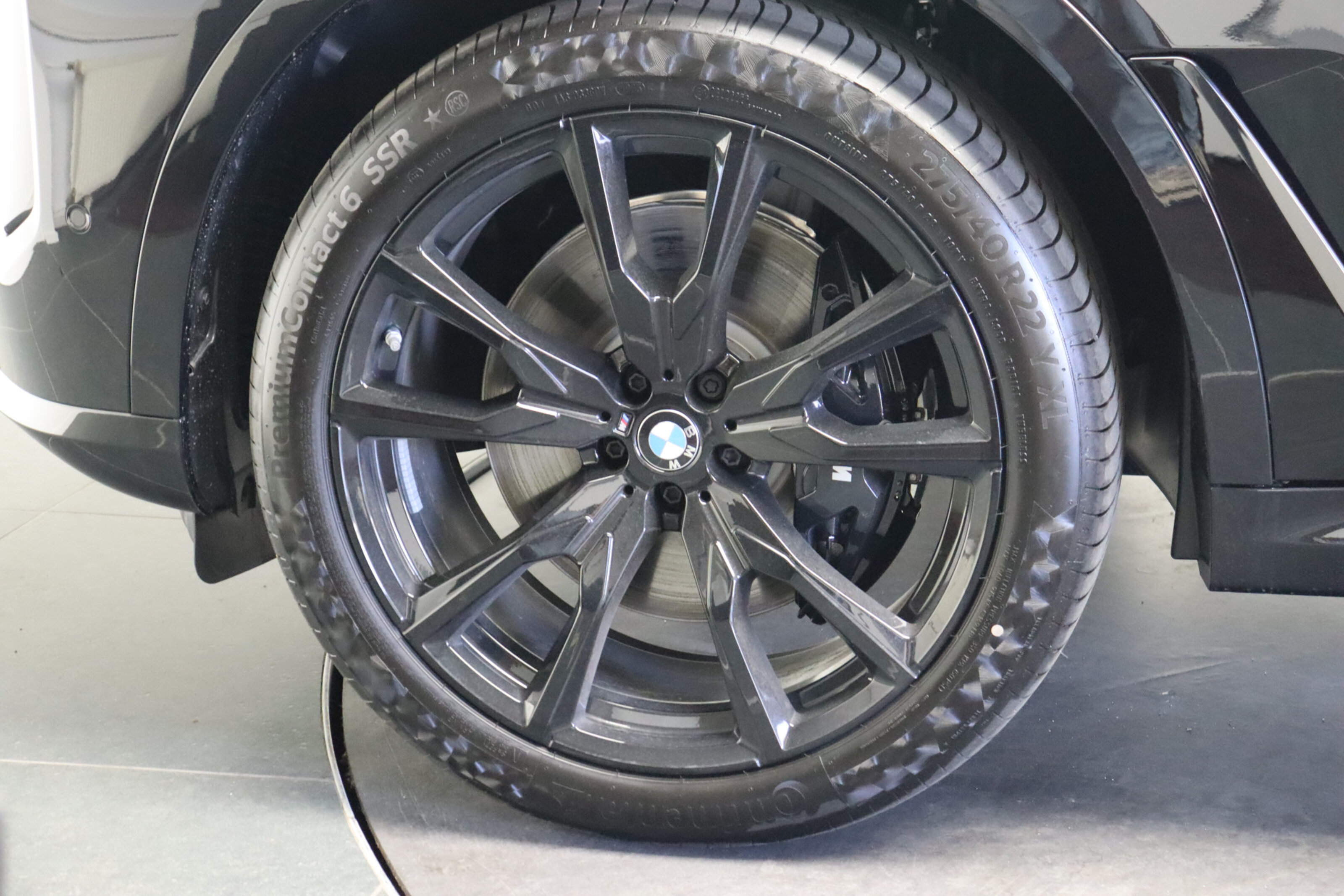 BMW X7 8