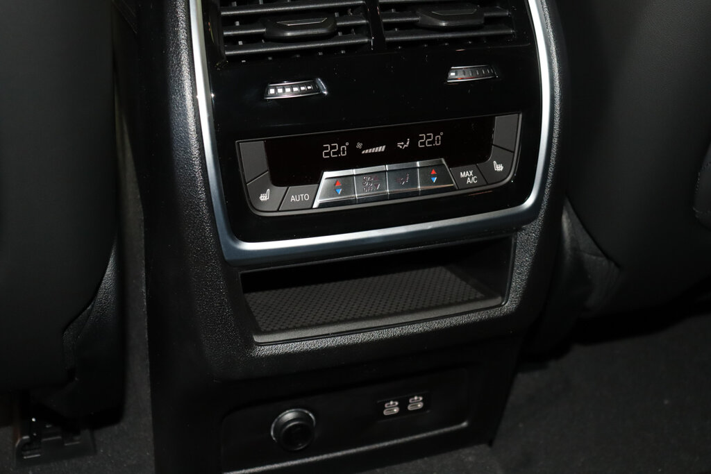 BMW X7 47