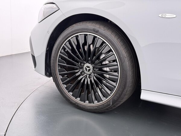 AMG-velgen 19" (multispaaks), zwart, glansgedraaid AMG-velgen 19" (multispaaks), zwart, glansgedraaid