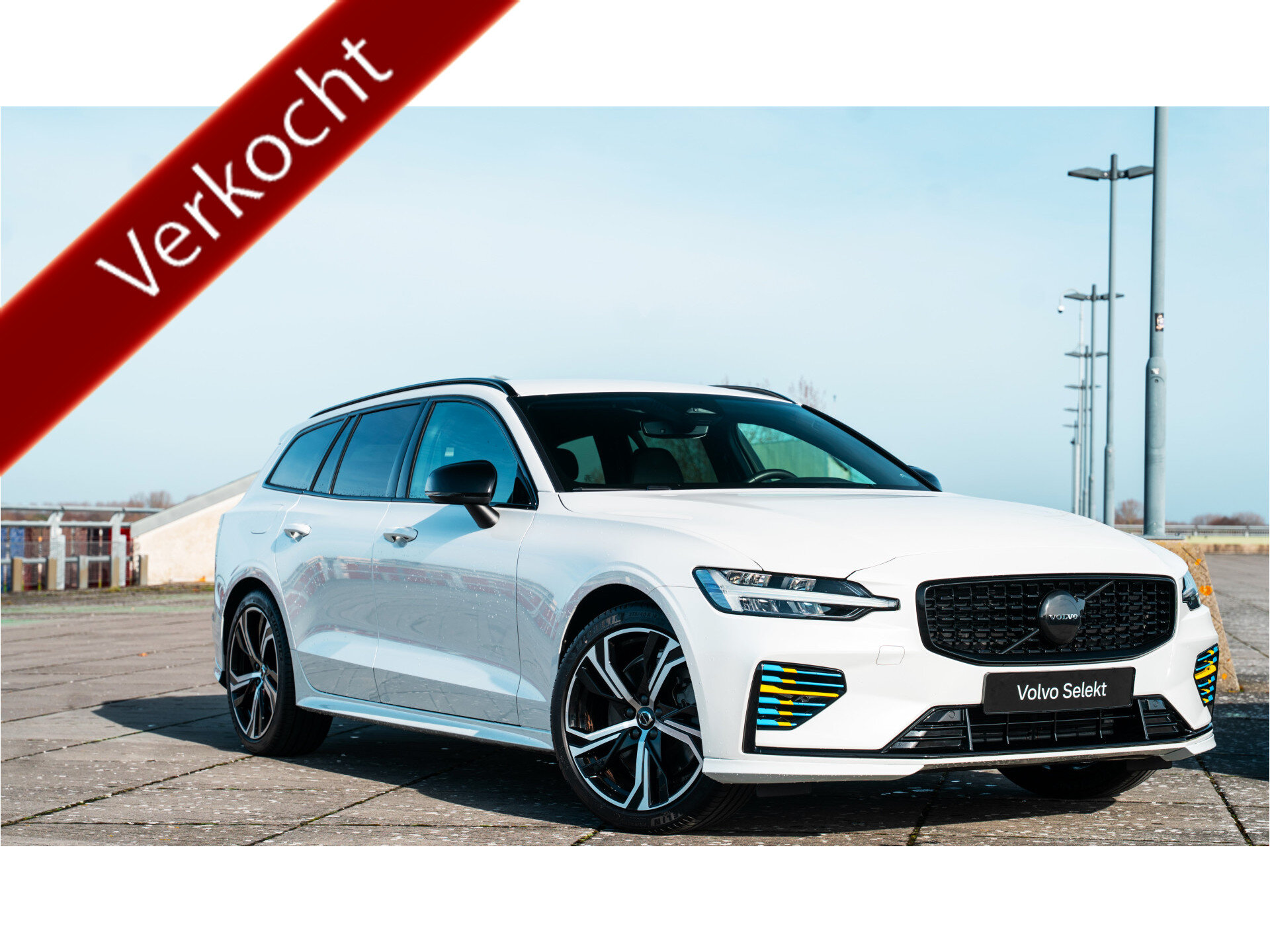 Volvo V60 T6 Plug-in hybrid AWD Plus Dark