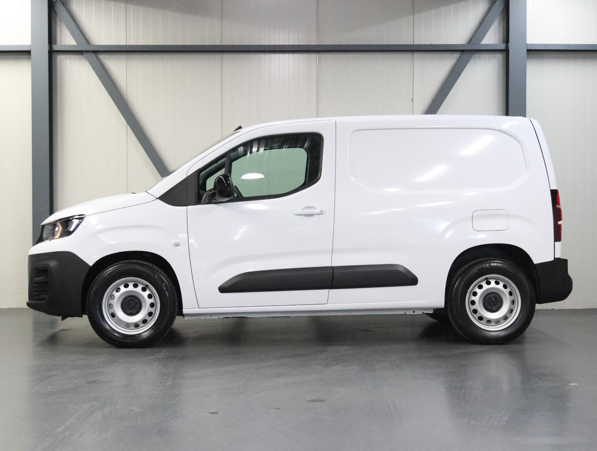 Peugeot e-Partner Asphalt L1 50 kWh 136PK - Afbeelding 2