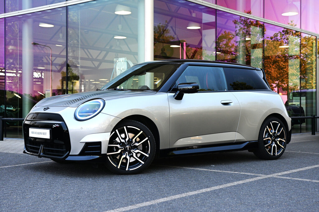 MINI 3-Deurs 1