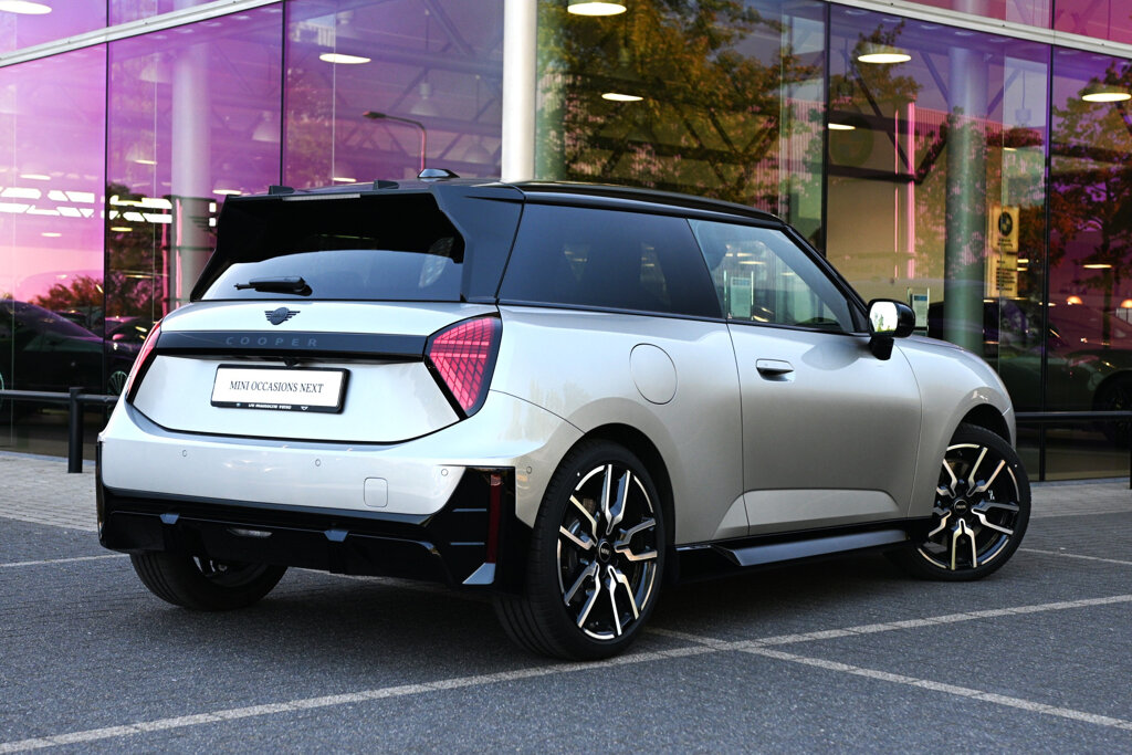 MINI 3-Deurs 2