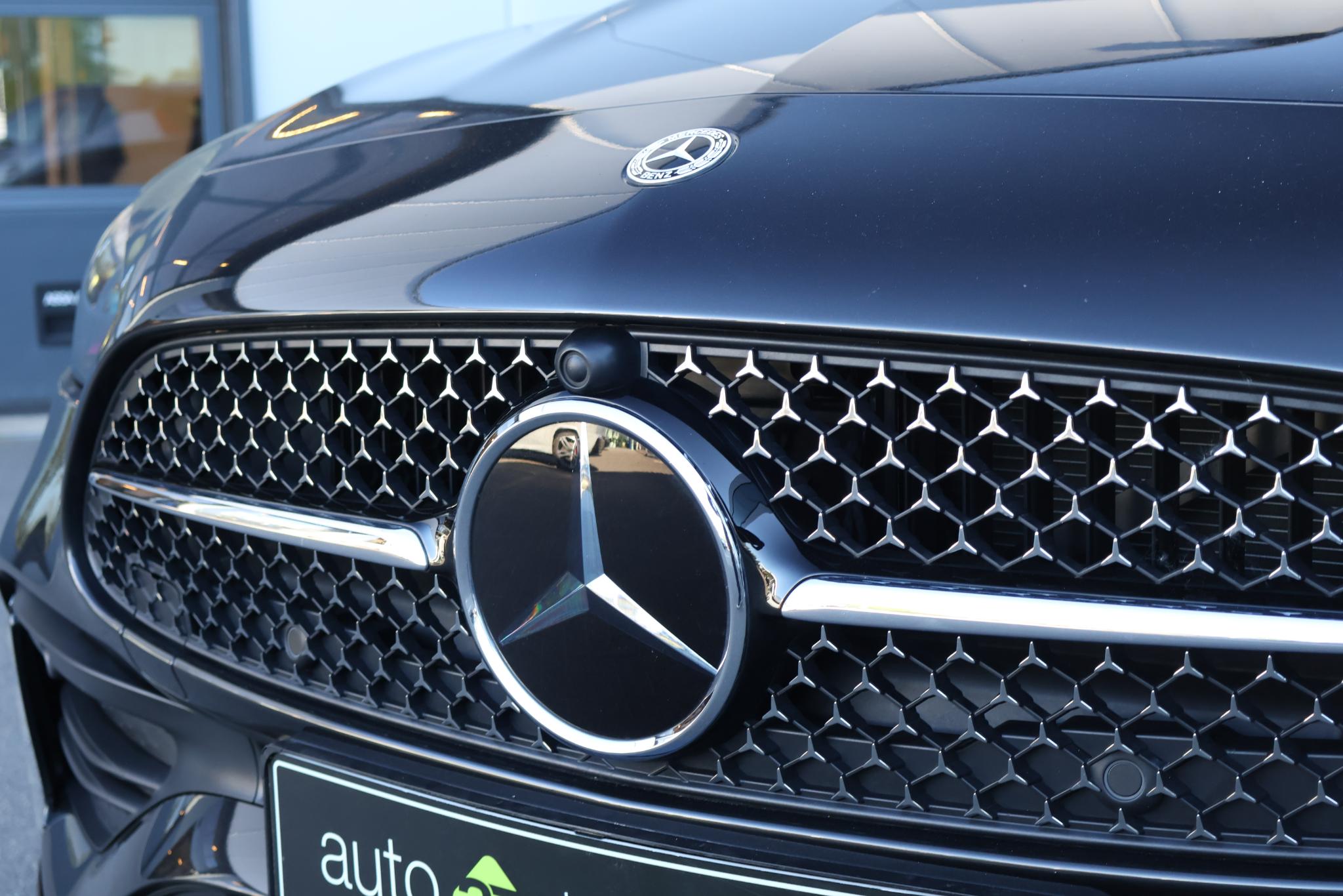 Mercedes-Benz C-Klasse 300 e 4MATIC AMG Line - Bild 4