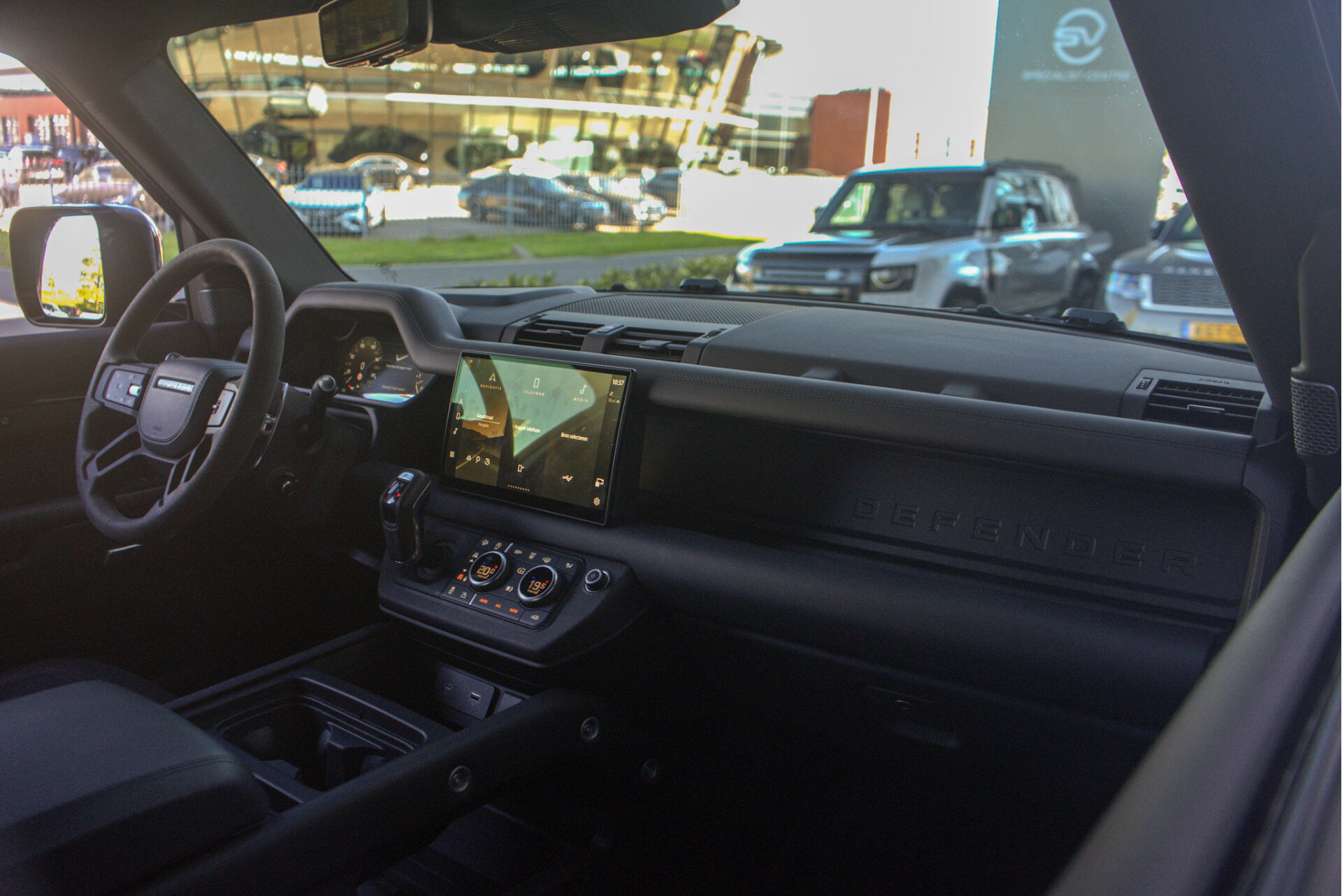 Land Rover Defender 5.0 P525 90 V8 - Afbeelding 3