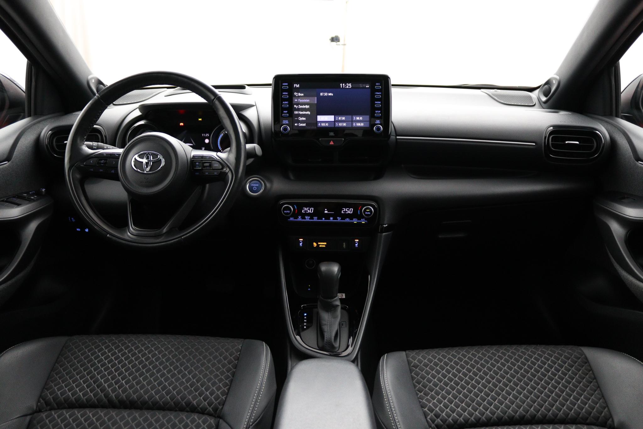 Toyota Yaris 1.5 Hybrid Executive - Afbeelding 4