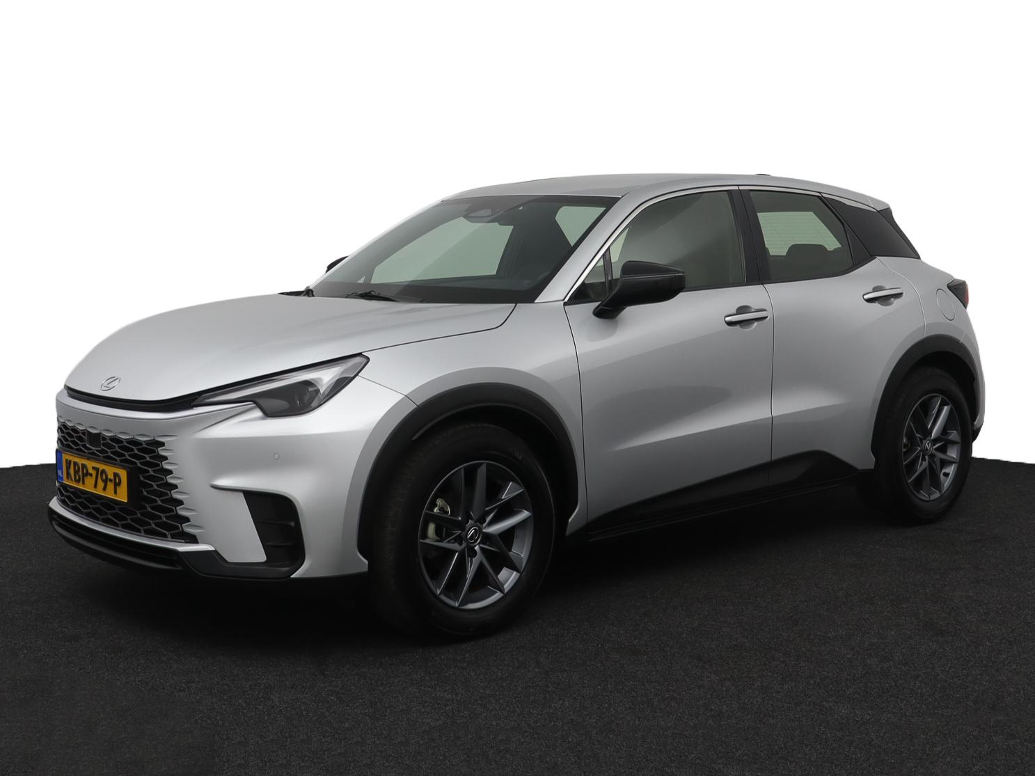 Lexus LBX Business Line 2WD 