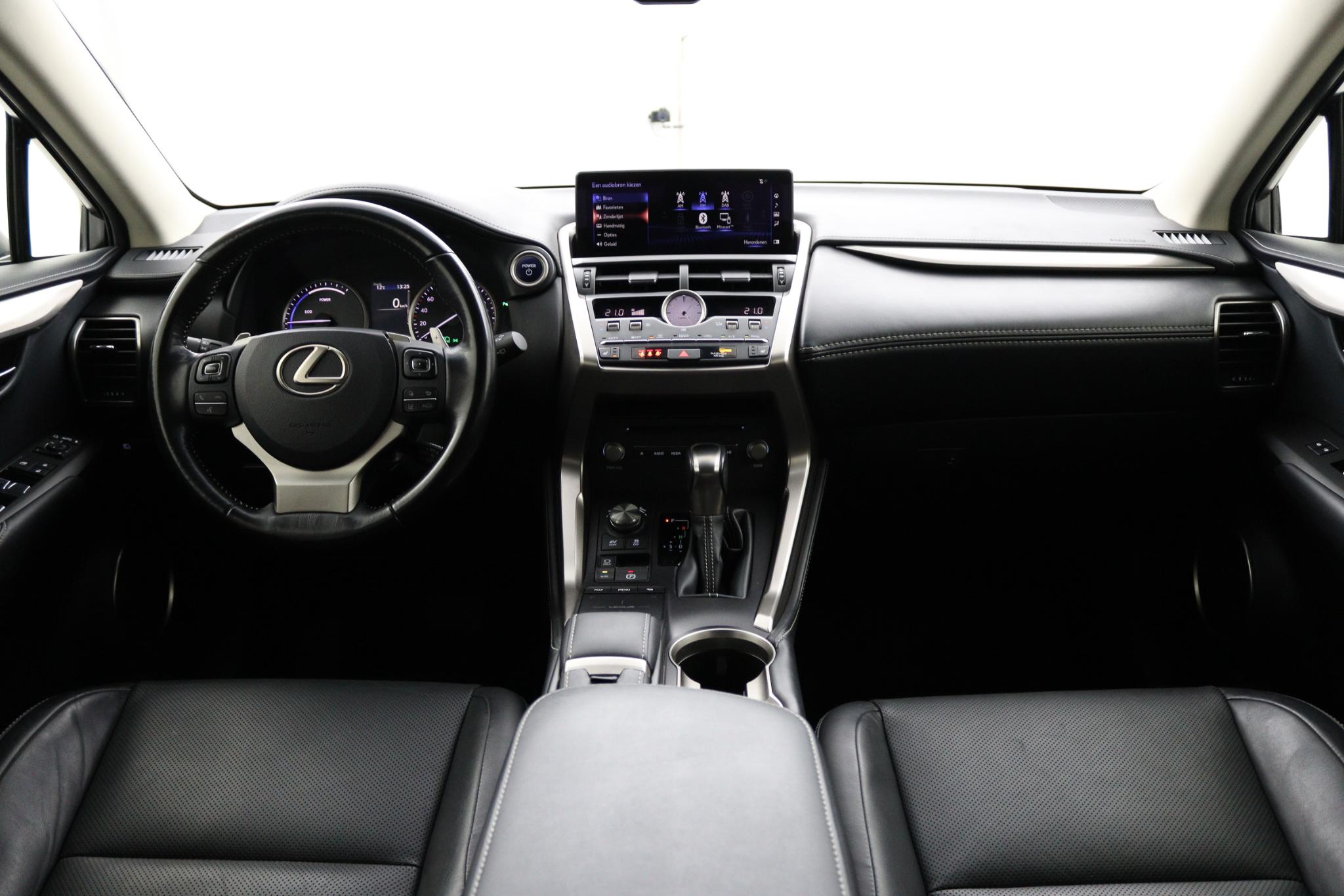 Lexus NX 300h AWD Luxury Line - Afbeelding 4