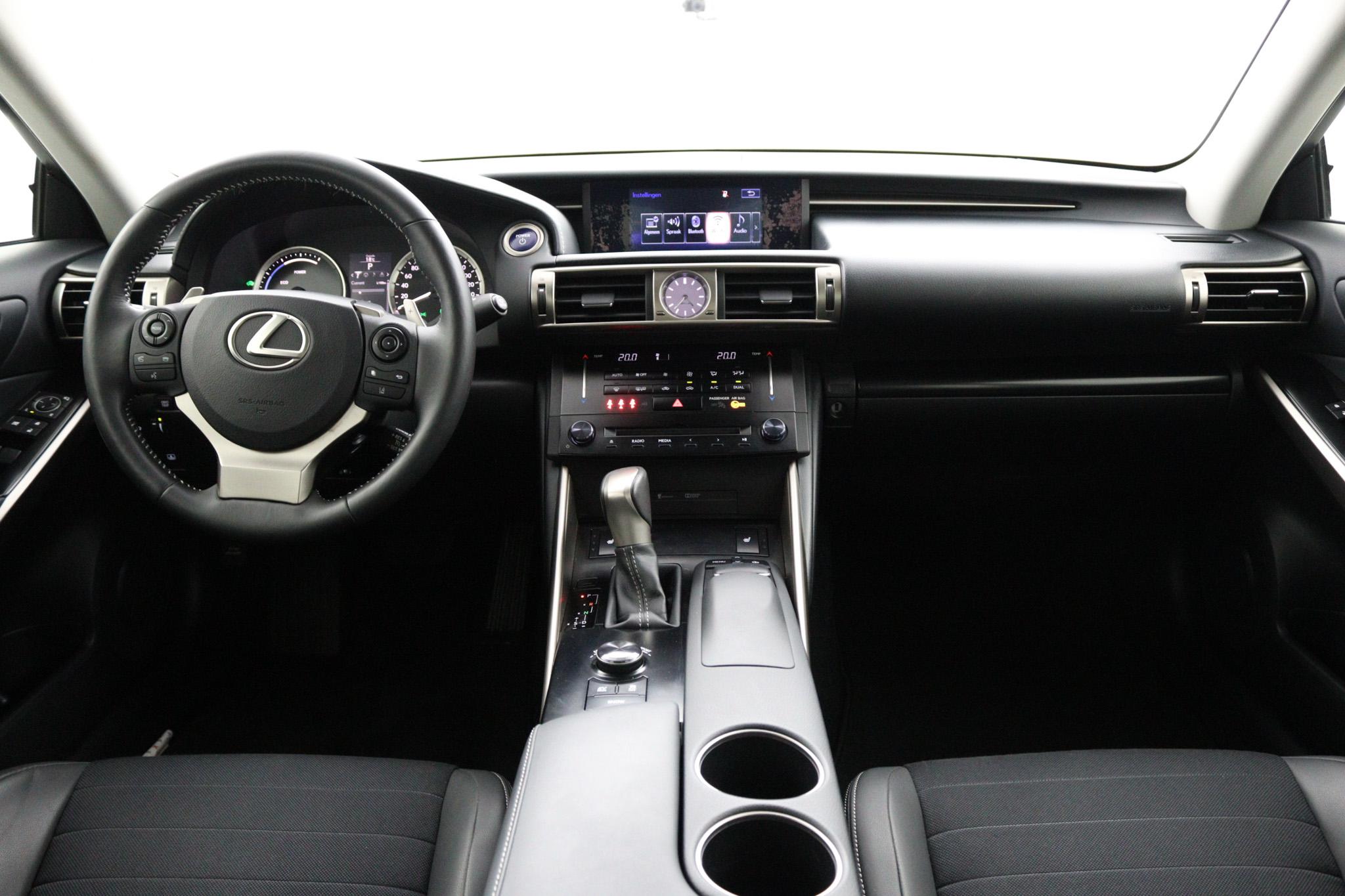 Lexus IS 300h 25th Edition - Afbeelding 4