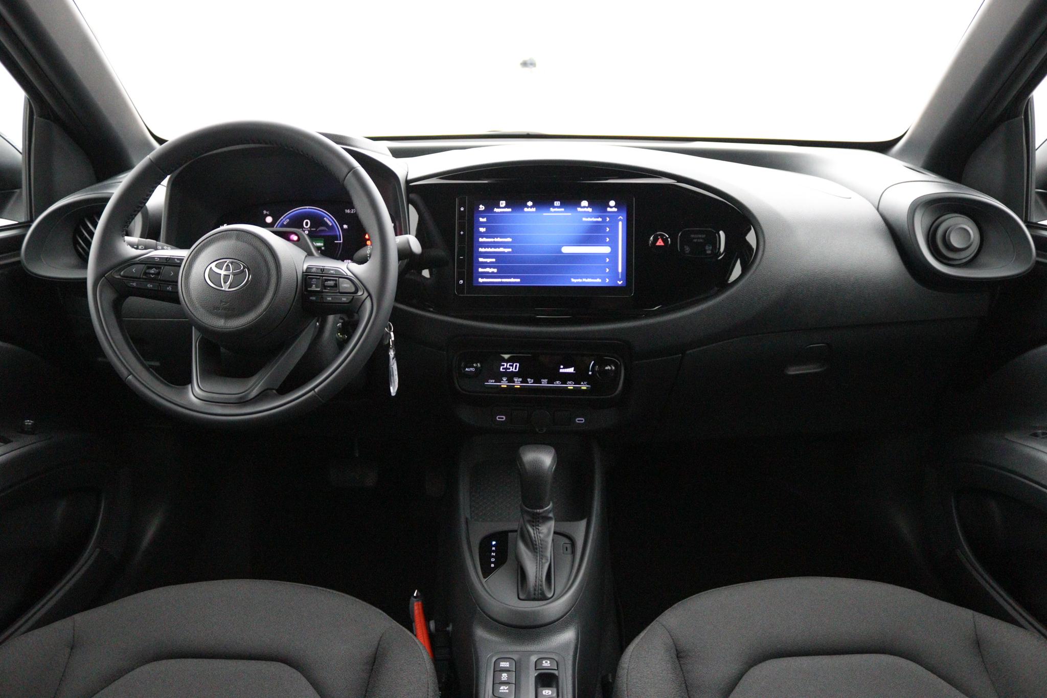 Toyota Aygo X Hybrid 115 play - Afbeelding 4