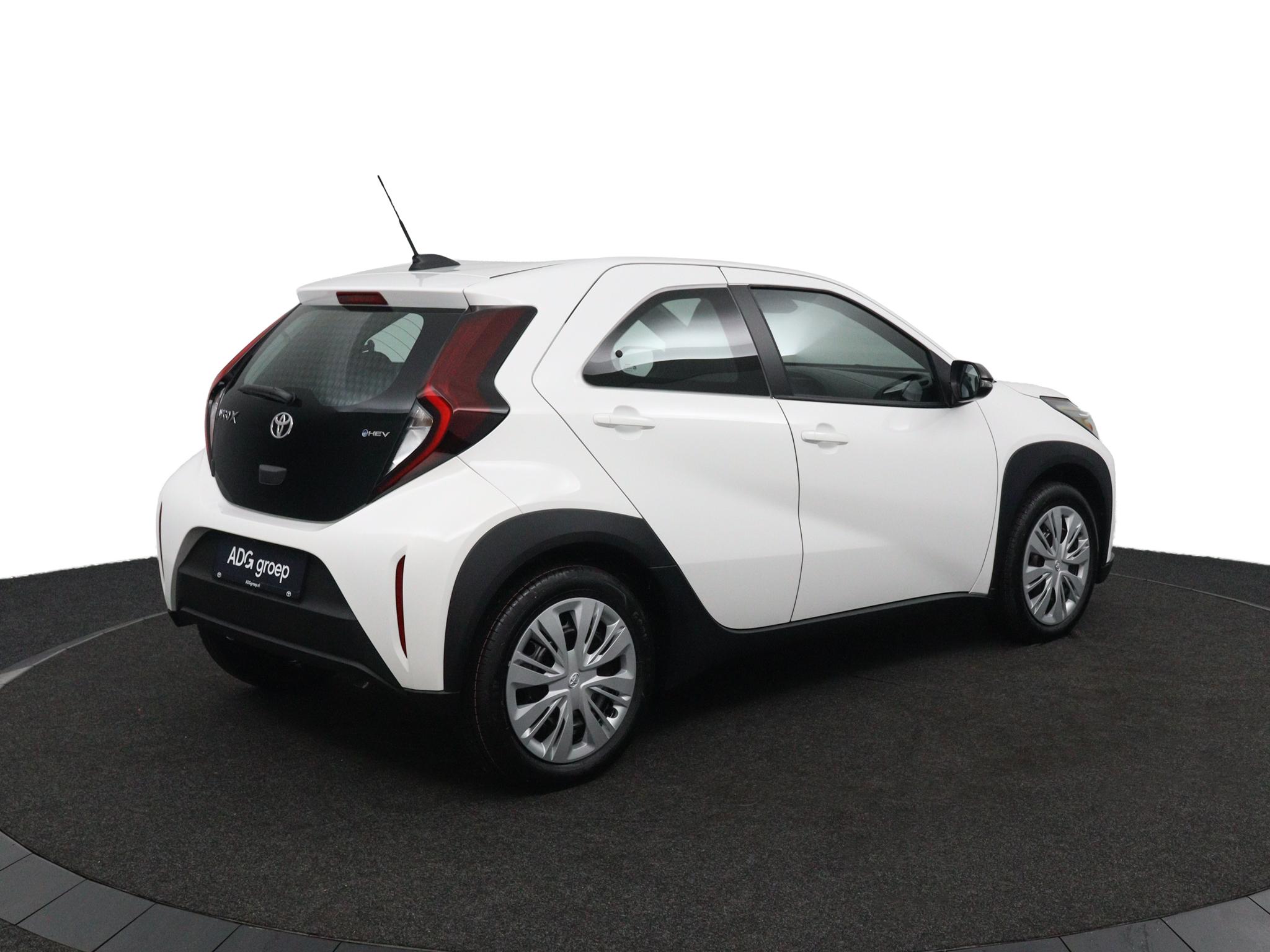 Toyota Aygo X Hybrid 115 play - Afbeelding 2