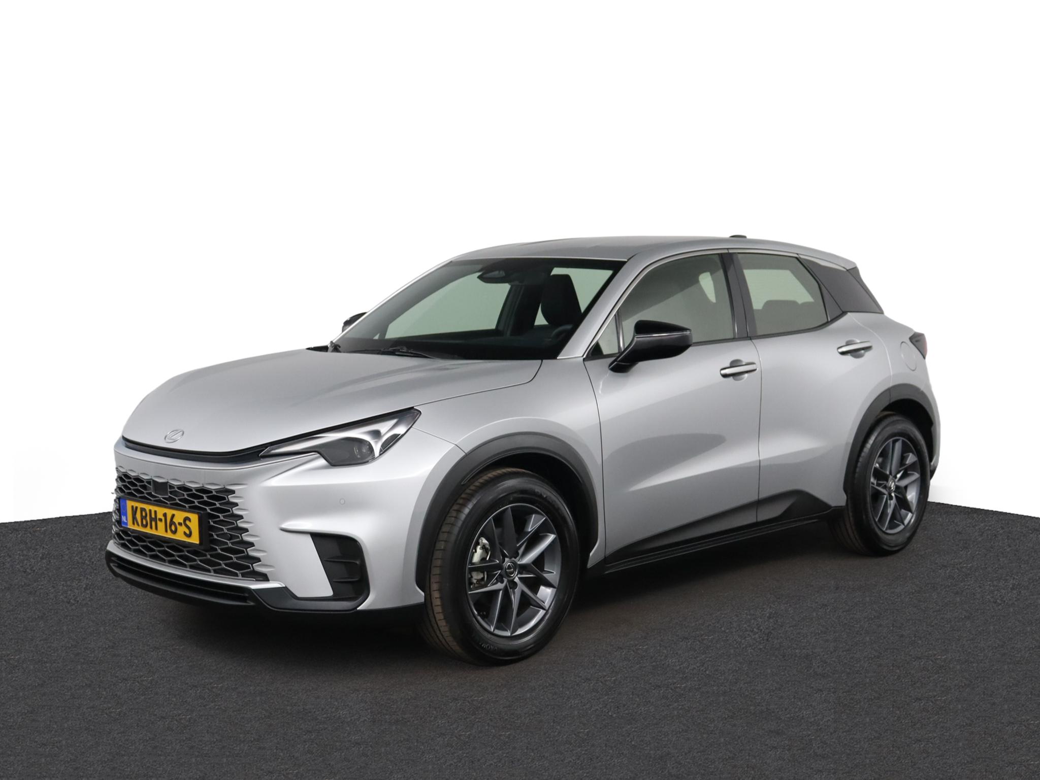 Lexus LBX Business Line 2WD 