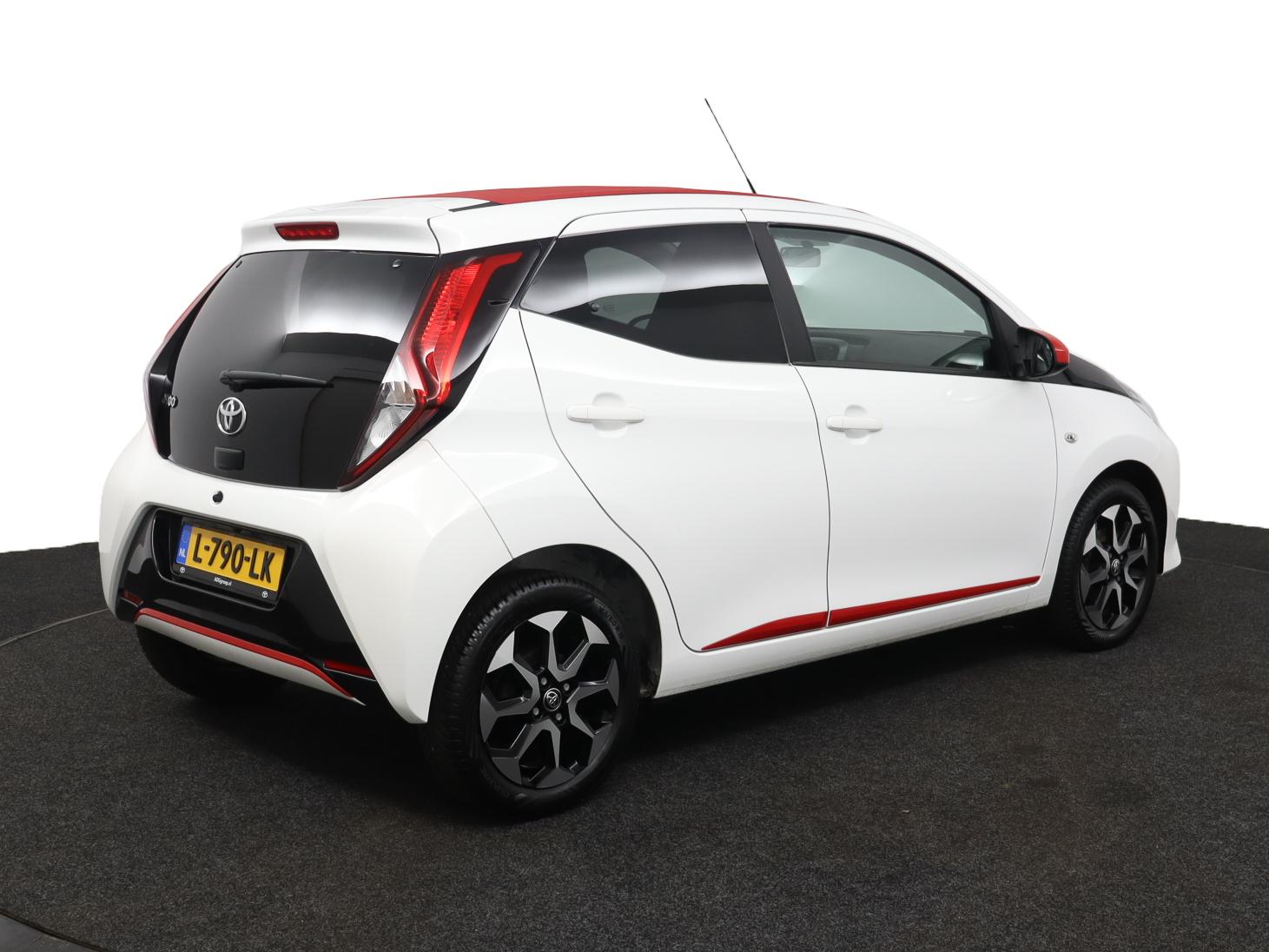 Toyota Aygo 1.0 VVT-i x-joy cabrio - Afbeelding 2