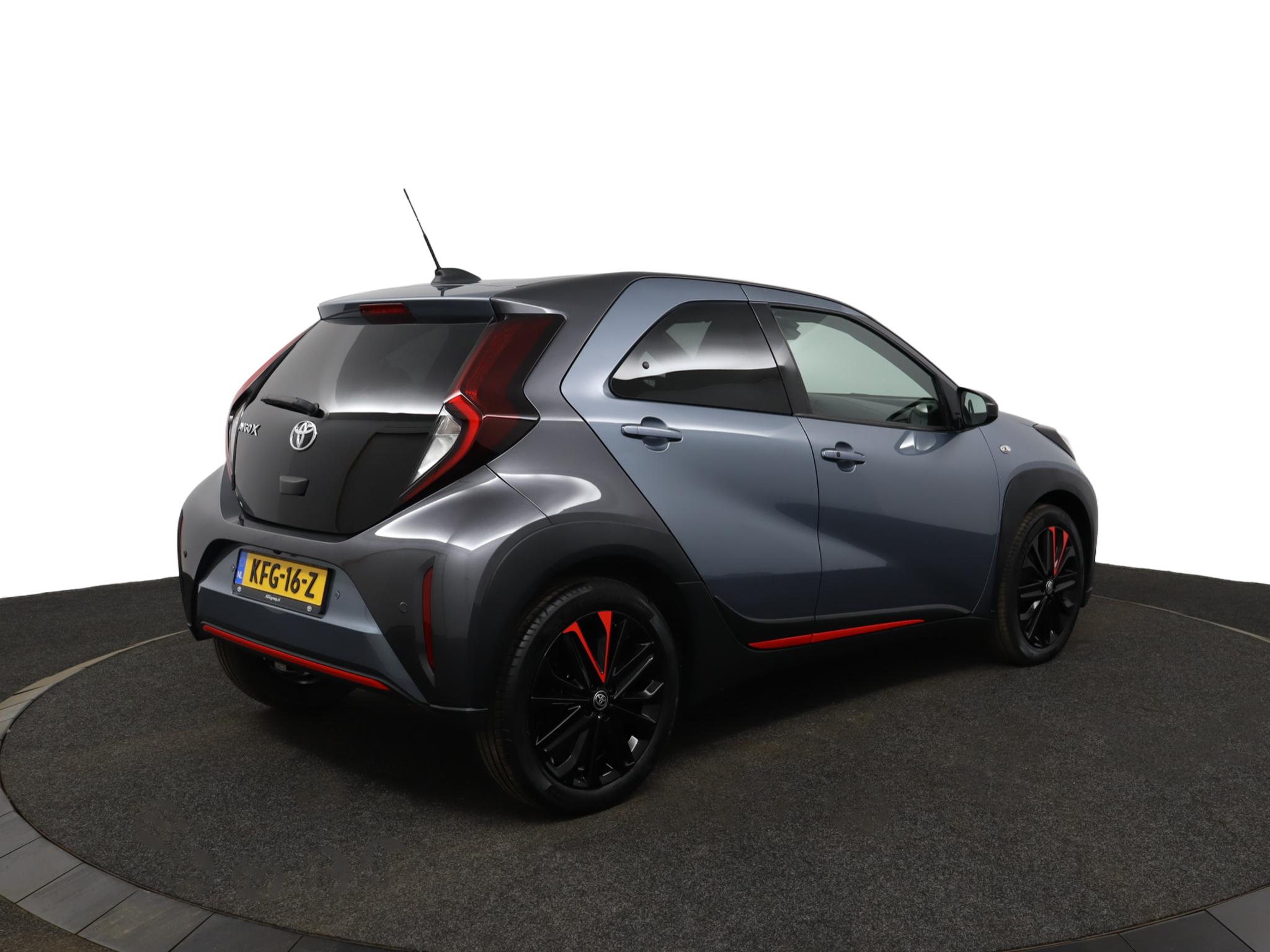 Toyota Aygo X 1.0 VVT-i MT Undercover - Afbeelding 2