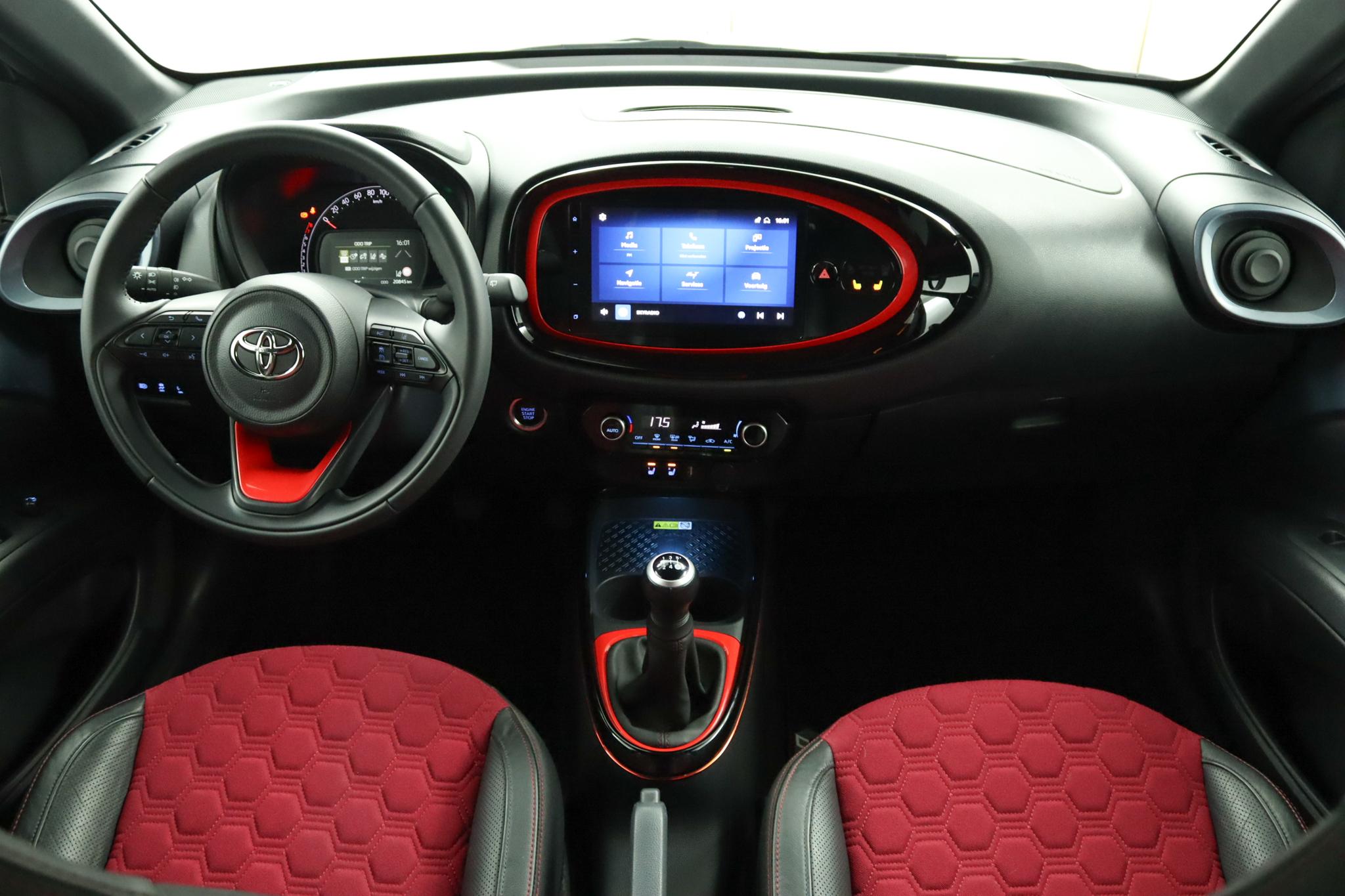 Toyota Aygo X 1.0 VVT-i MT Undercover - Afbeelding 4