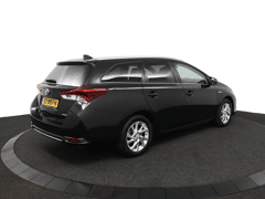 Toyota Auris 1.8 Hybrid Dynamic - Afbeelding 2